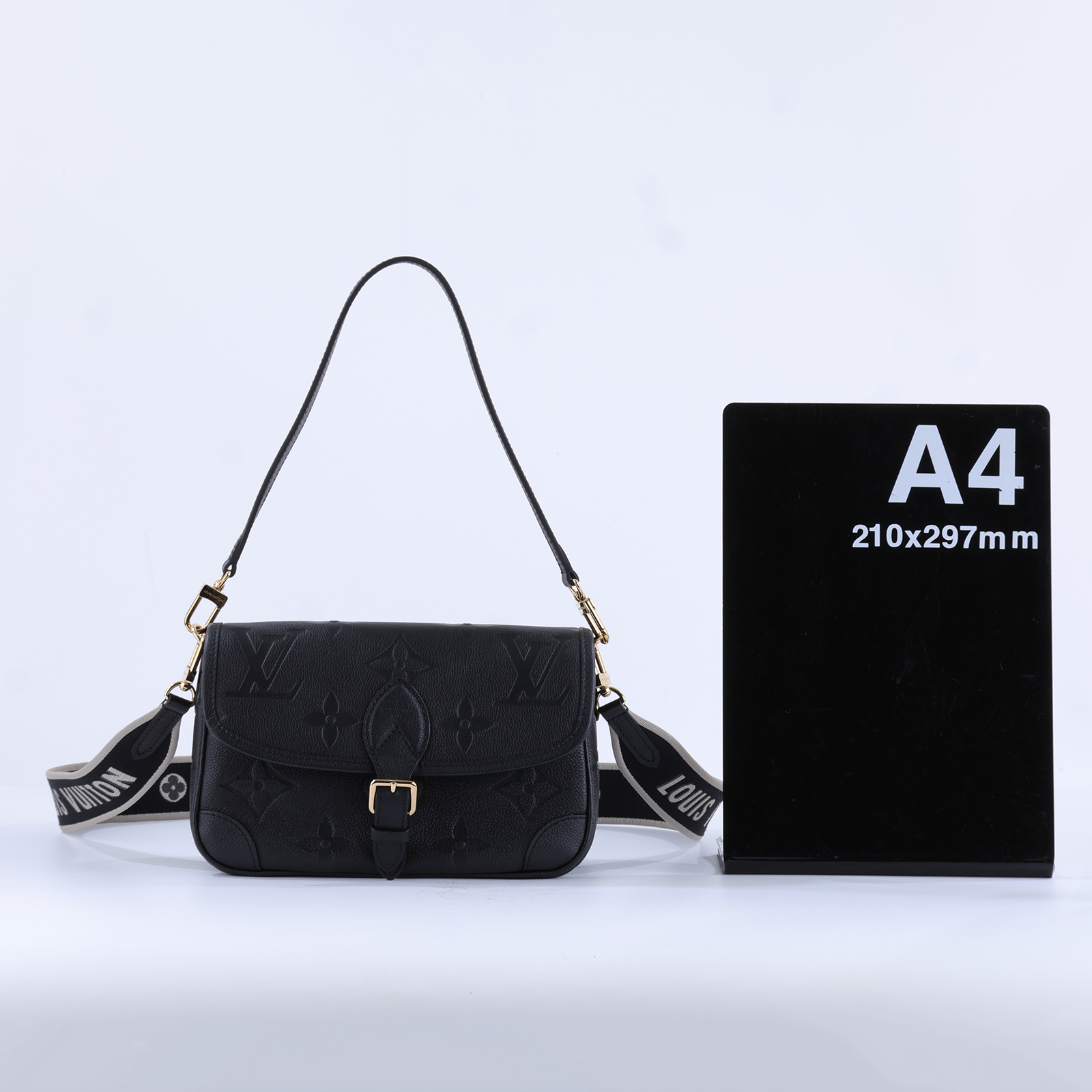 路易威登 LOUIS VUITTON Diane 腋下包法棍 單肩背包 黑色 M46386 晶片款 黑壓紋Diane金釦側背包 背帶2