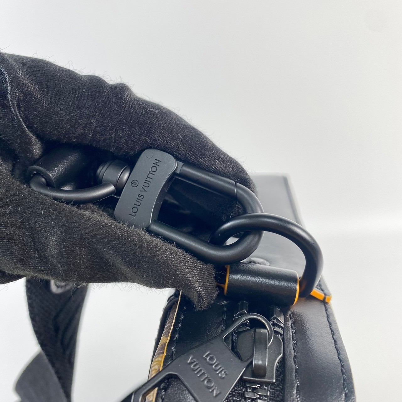 路易威登 LOUIS VUITTON Trio Messenger 經典帆布 郵差包 M46694 晶片款  原廠盒子/防塵袋/購買證明