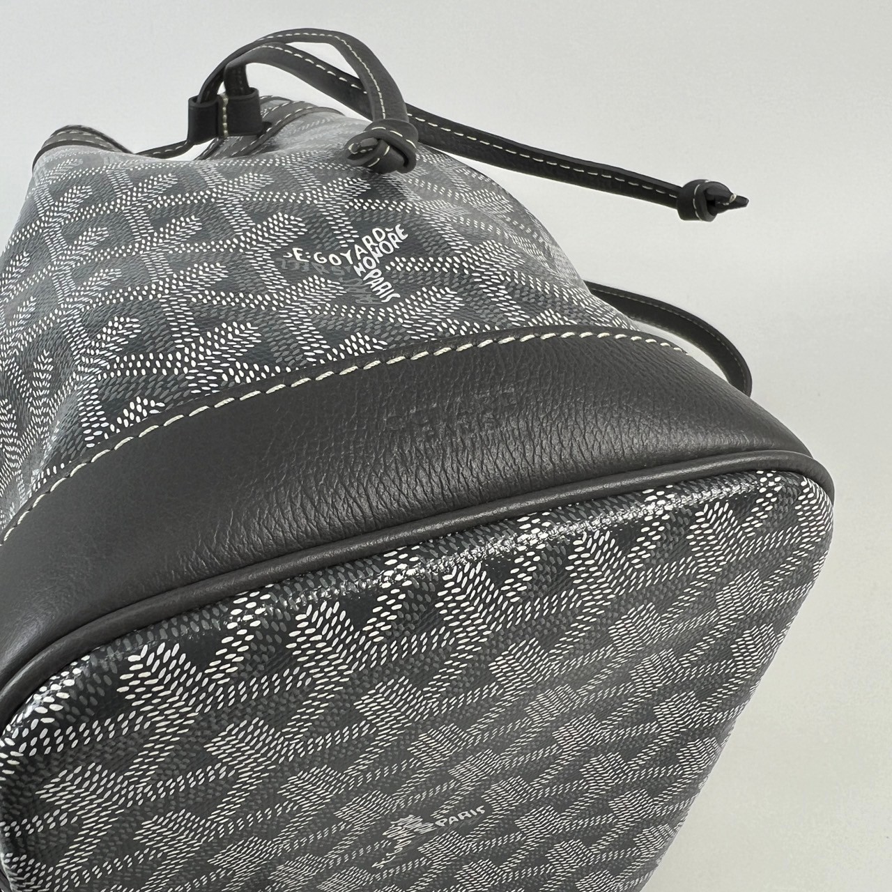 高雅德 GOYARD Petit Flot Bucket PM Bag 水桶包 PEFLOTPMLTY 灰色水桶包 防塵袋