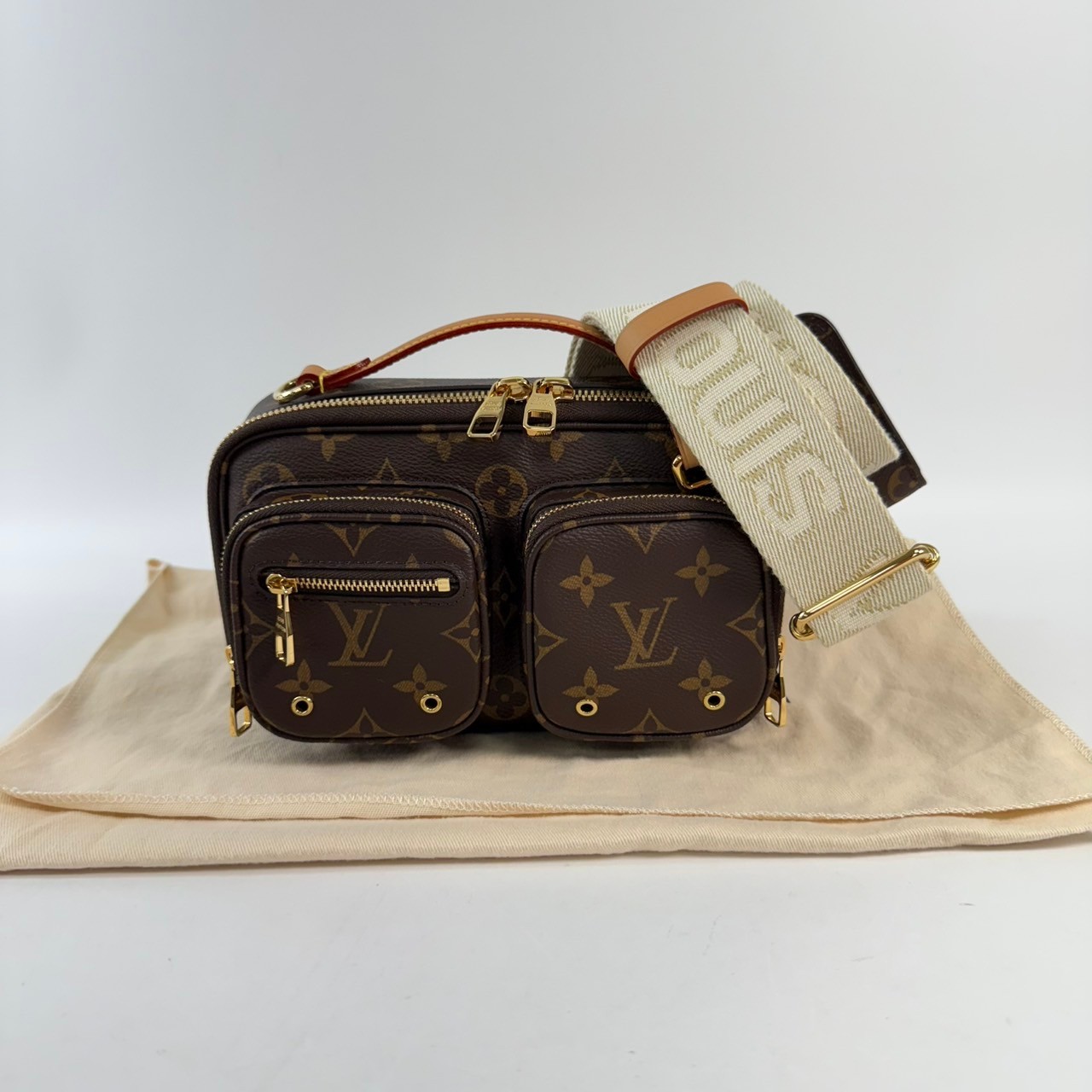 路易威登 LOUIS VUITTON Utility Crossbody 經典帆布 斜背包 M80446 晶片款 原花UTILITY斜背包 防塵袋