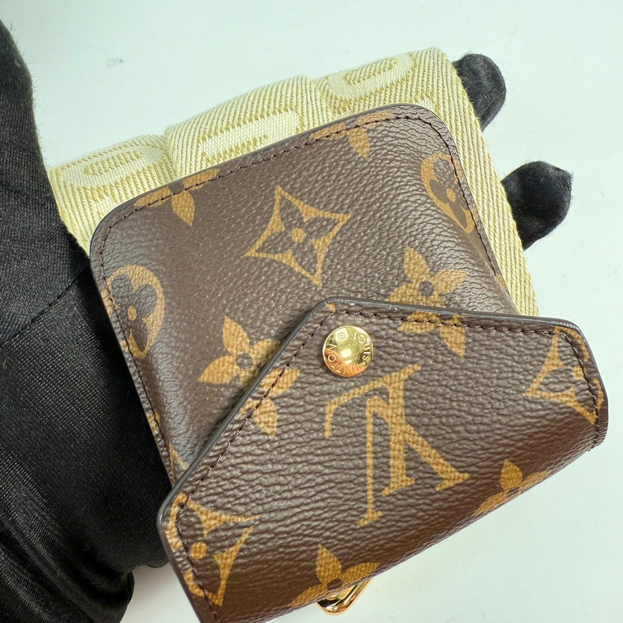 路易威登 LOUIS VUITTON Utility Crossbody 經典帆布 斜背包 M80446 晶片款 原花UTILITY斜背包 防塵袋