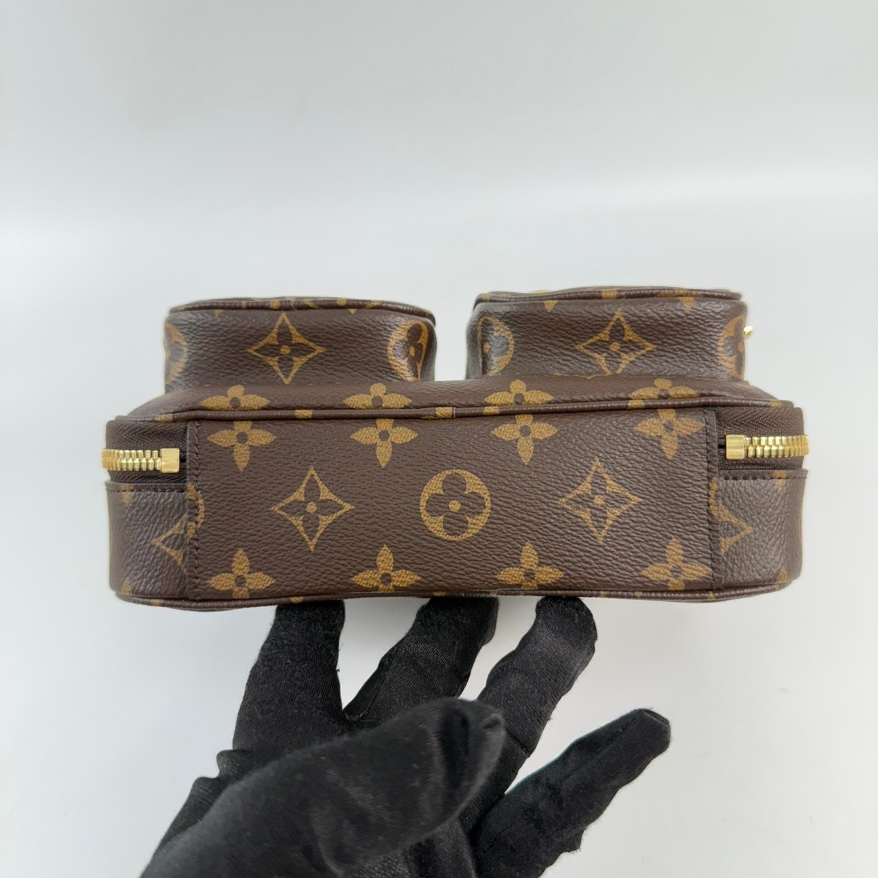 路易威登 LOUIS VUITTON Utility Crossbody 經典帆布 斜背包 M80446 晶片款 原花UTILITY斜背包 防塵袋