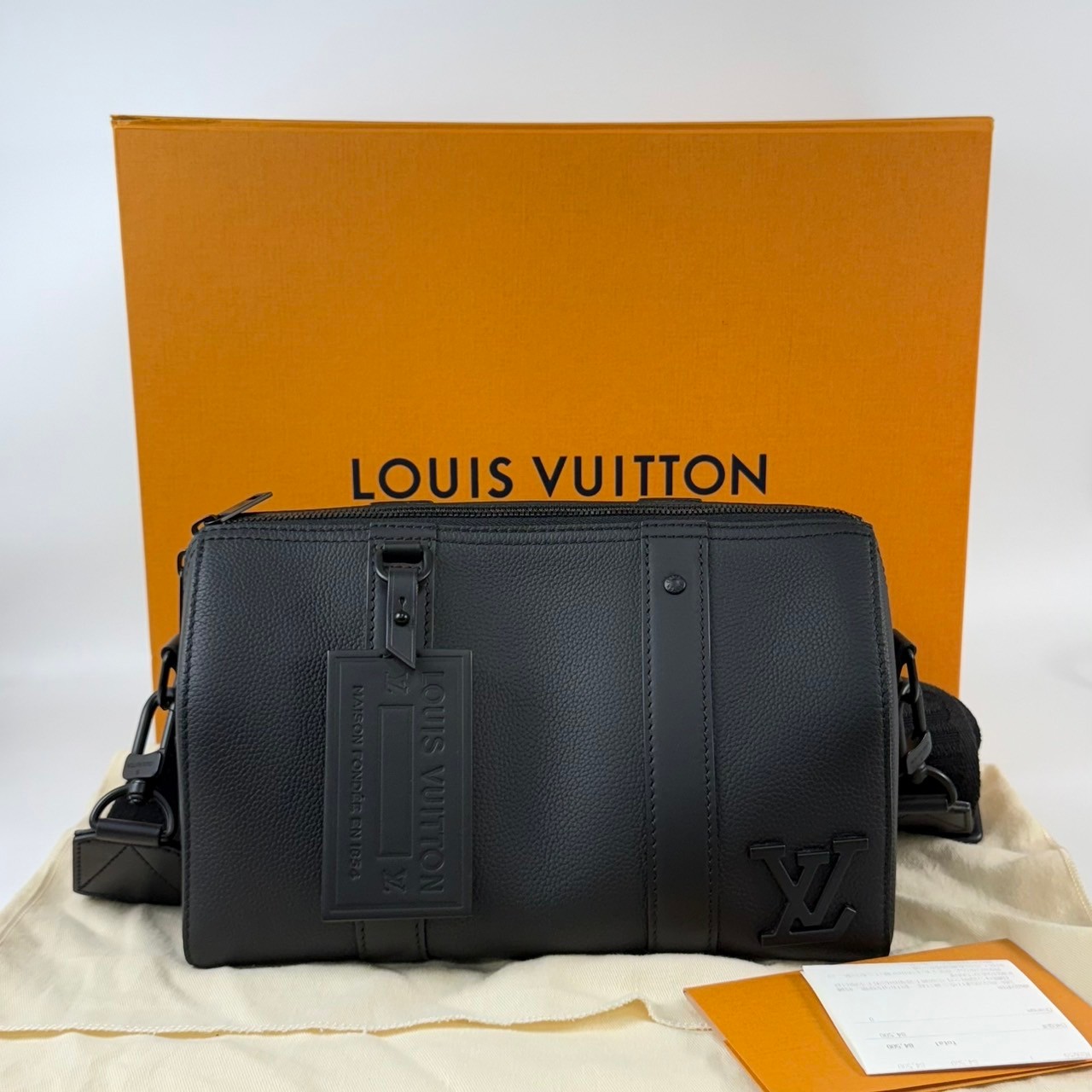 路易威登 LOUIS VUITTON City Keepall 手提 肩背 波士頓包 黑色 M59255 晶片款  原廠盒子/防塵袋/購買證明