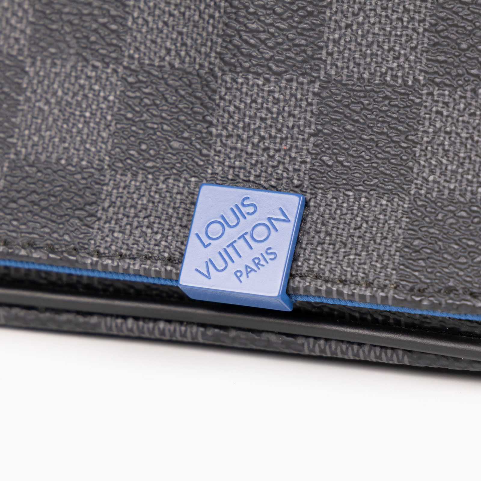 路易威登 LOUIS VUITTON District MM 肩背包 N42406 黑拼藍DAMIER DISTRICT翻蓋斜背包 MM 無附屬品
