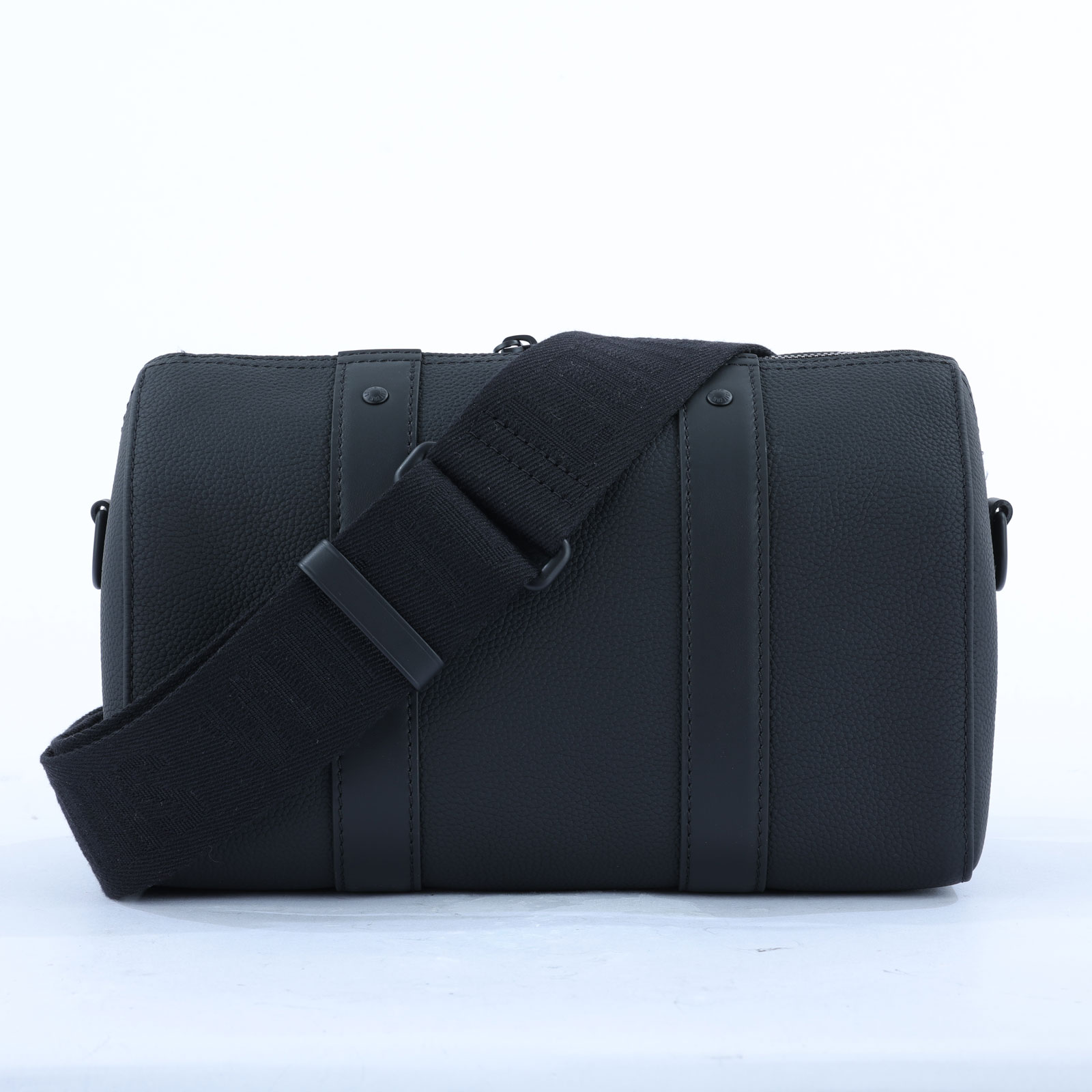 路易威登 LOUIS VUITTON City Keepall 肩背 波士頓包 黑色 M59255 晶片款  原廠盒子/防塵袋/背帶/購買證明正本
