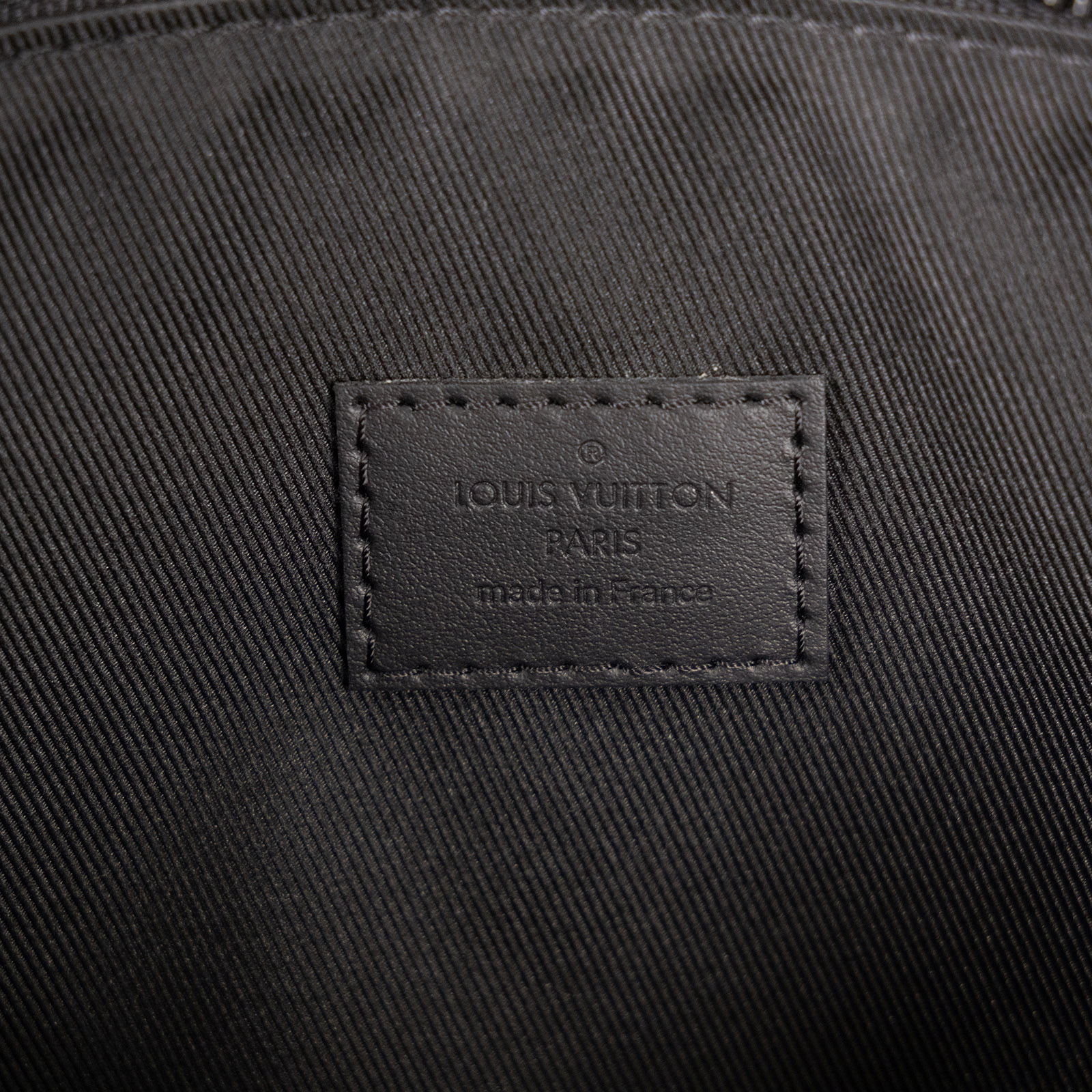 路易威登 LOUIS VUITTON Takeoff 隨身包 手拿包 小牛皮 M69837 晶片款 黑Takeoff 隨身包 原廠盒子/防塵袋