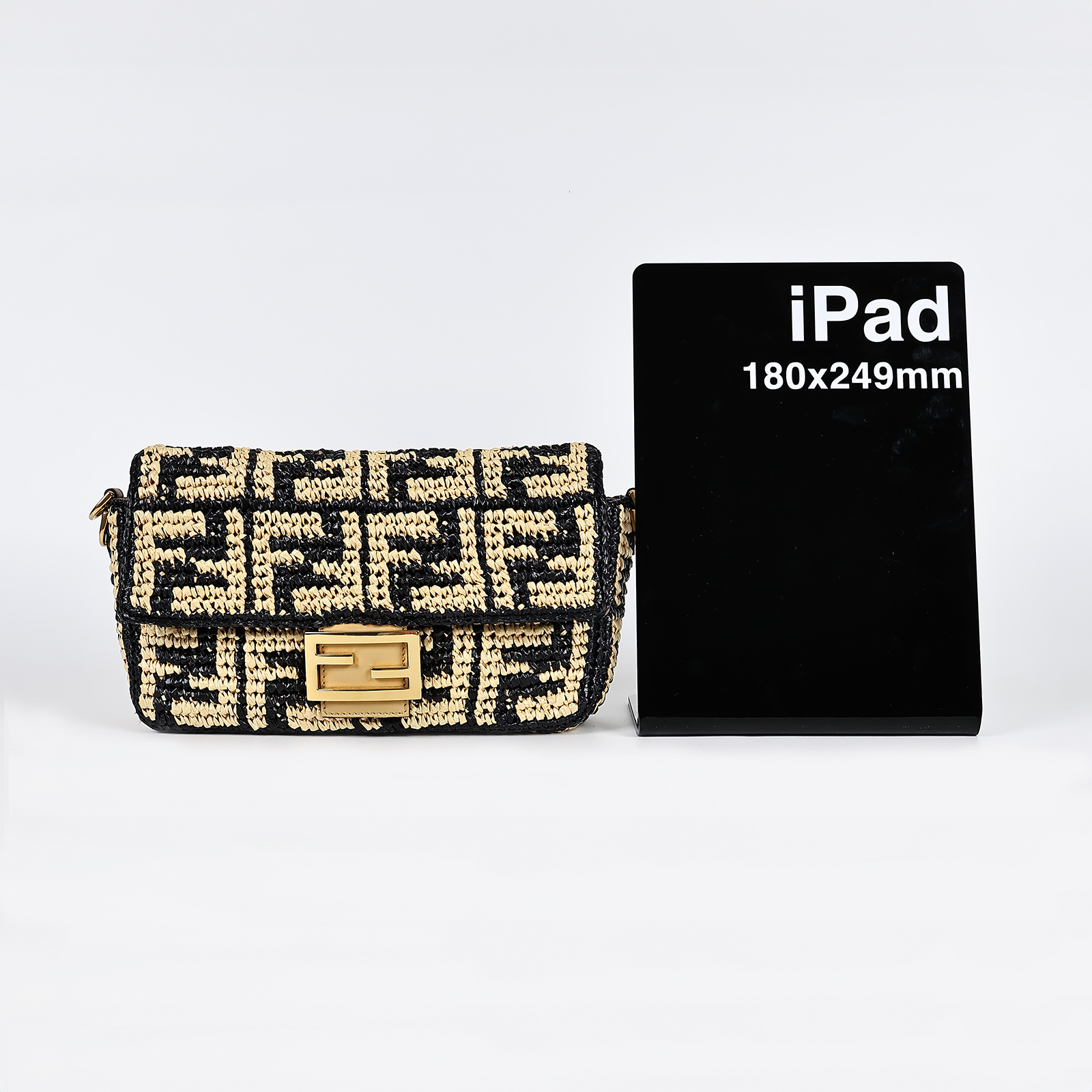 芬迪 FENDI Baguette 拉菲草 包款 8BR600AKBY 黃拚黑草編FF BAGUETTE法棍包 防塵袋/原廠盒子/背帶2