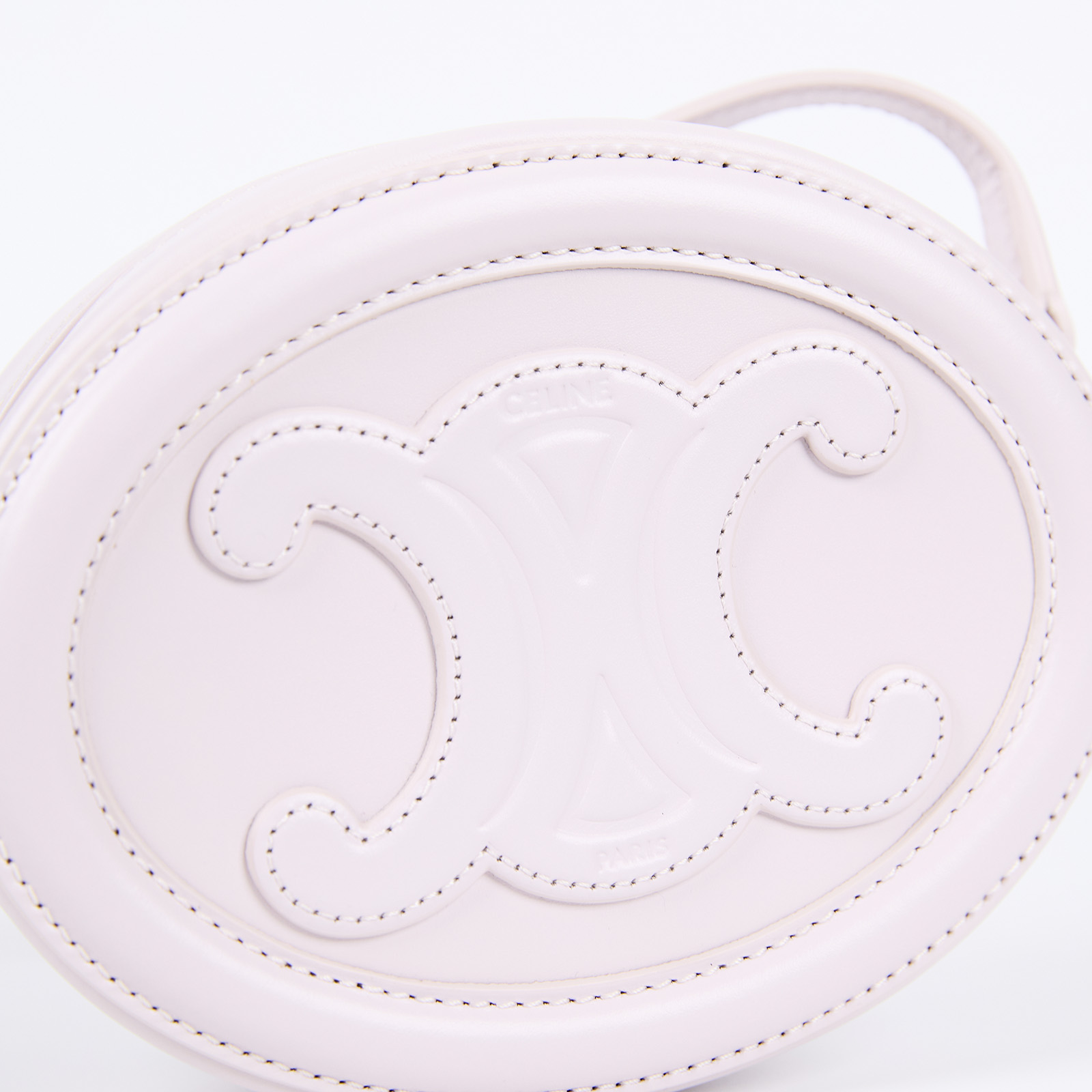 思琳 CELINE Cuir Triomphe 平滑小牛皮 斜揹 橢圓形 肩背包 黃褐色 10I703DPQ 淡粉月餅包 防塵袋/原廠盒子