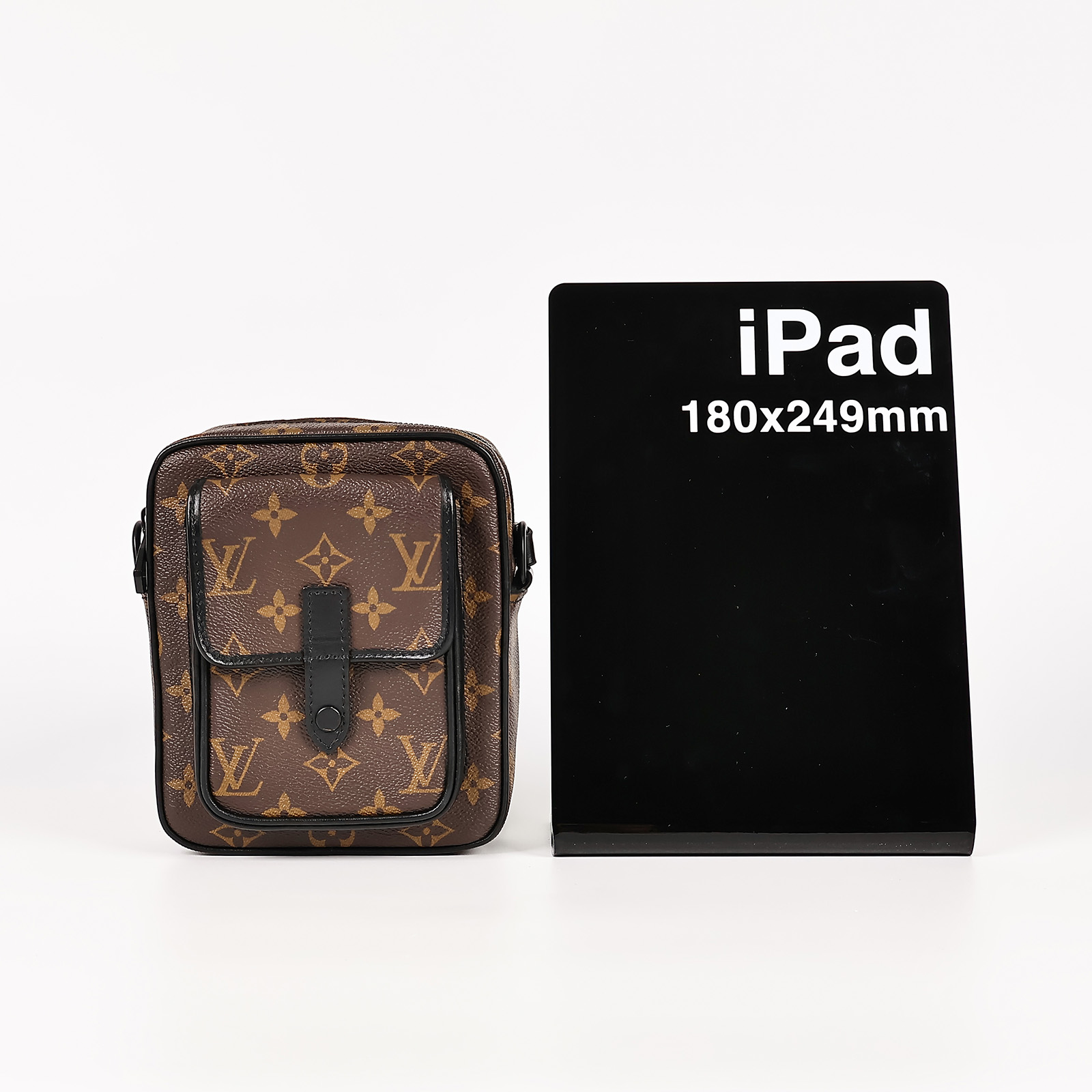 路易威登 LOUIS VUITTON Christopher 斜背 隨身包 M69404 晶片款 原花Christopher隨身包 原廠盒子/防塵袋