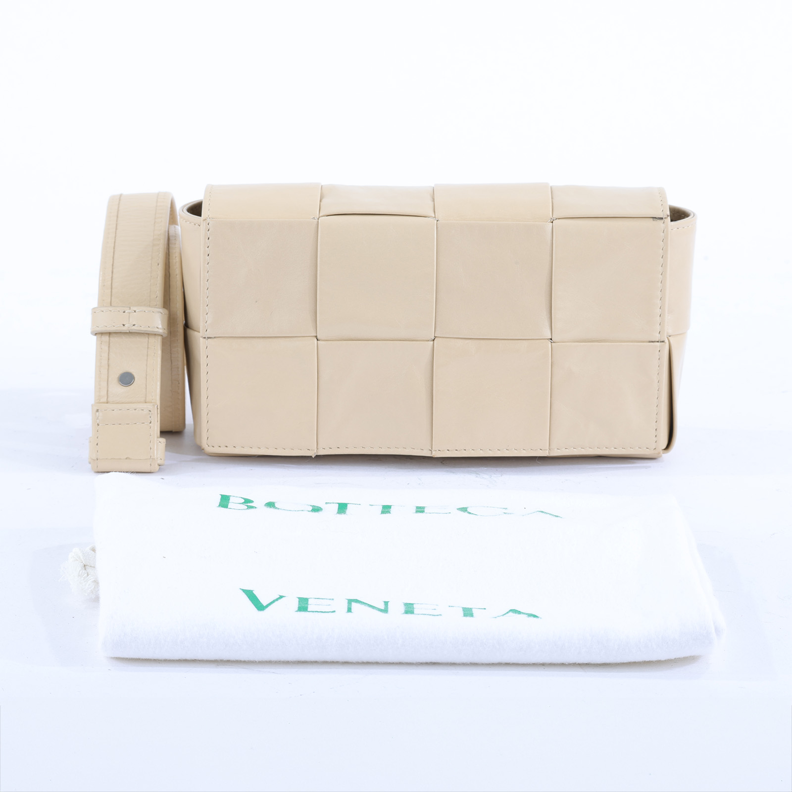 寶緹嘉 BOTTEGA VENETA Cassette 方形編織 腰包 668572 膚2X4 CASSETTE肩背包 防塵袋