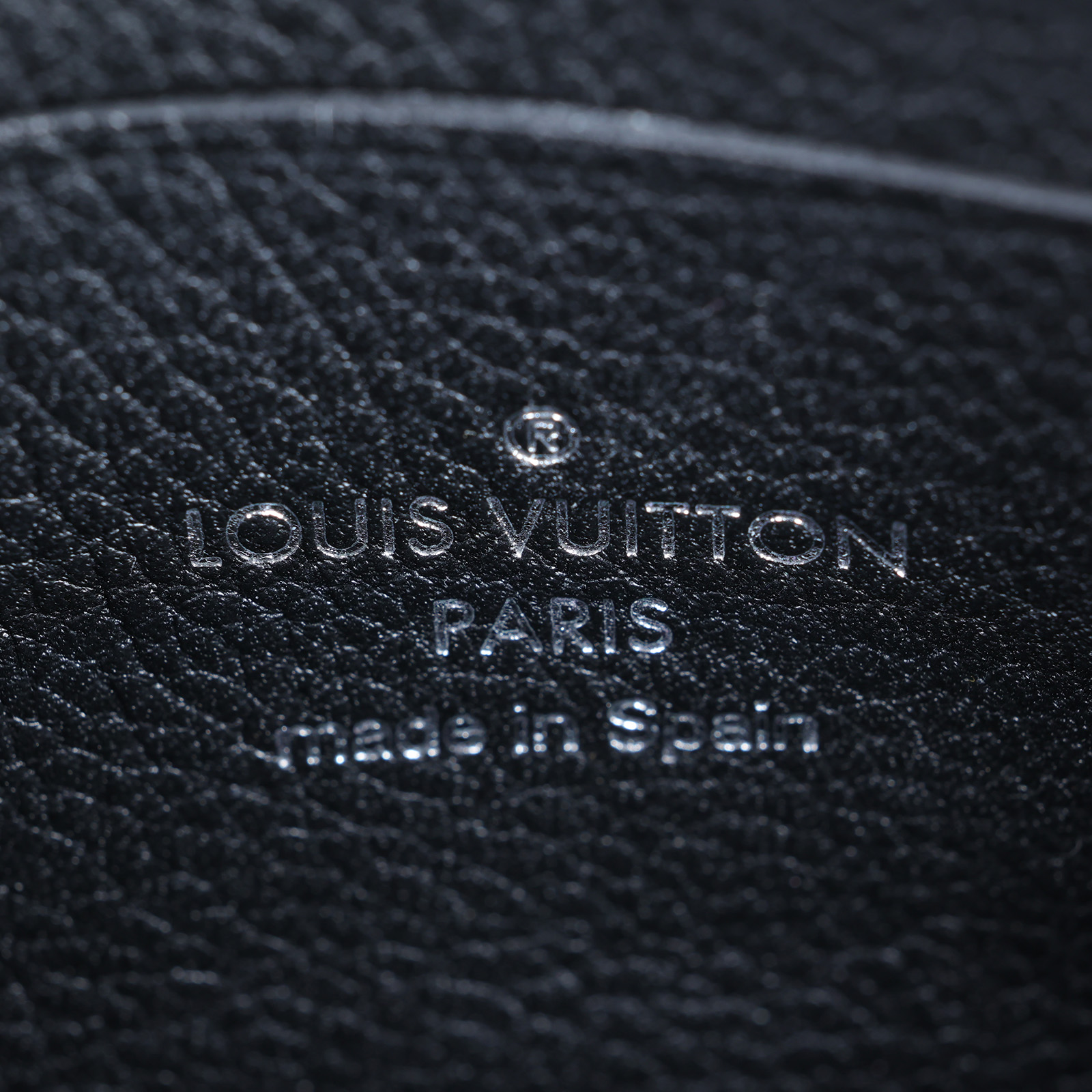 路易威登 LOUIS VUITTON Mylockme Chain Pochette 小牛皮 大LOGO 翻蓋 鍊帶 WOC 肩背 斜背包 M63471 晶片款  原廠盒子/防塵袋/購買證明正本