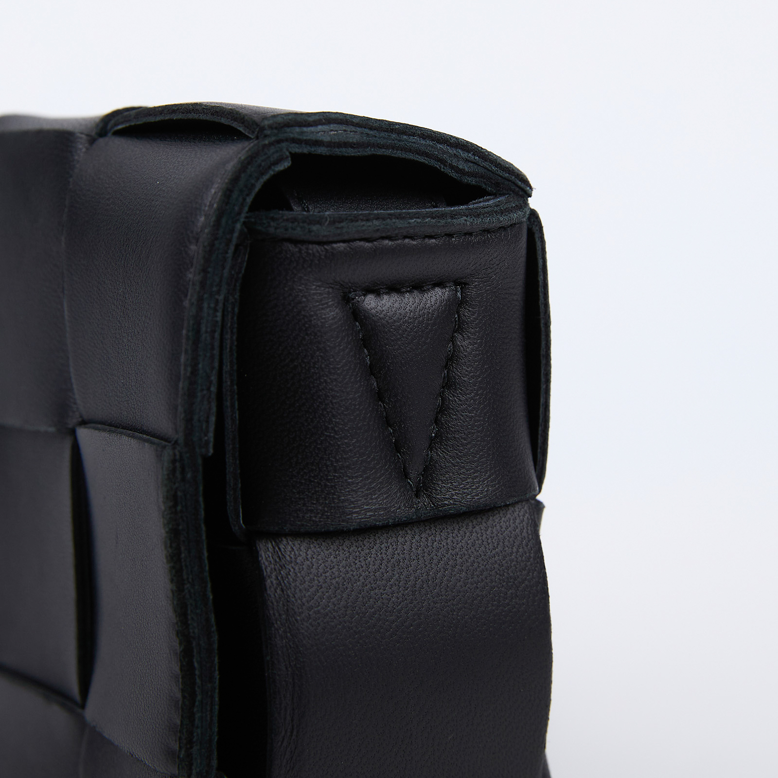 寶緹嘉 BOTTEGA VENETA Small Cassette 編織包 730848VMAY 黑CASSETTE 5X3 無附屬品