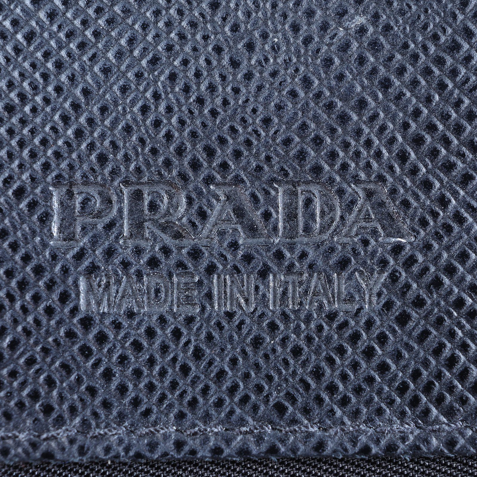 普拉達 PRADA Re-Nylon Saffiano 皮革 智慧型手機 保護套 2ZH109_2DMH 黑尼龍手機包 原廠盒子/防塵袋/保證卡