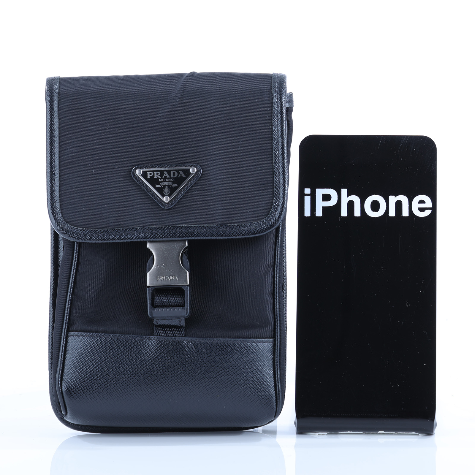 普拉達 PRADA Re-Nylon Saffiano 皮革 智慧型手機 保護套 2ZH109_2DMH 黑尼龍手機包 原廠盒子/防塵袋/保證卡