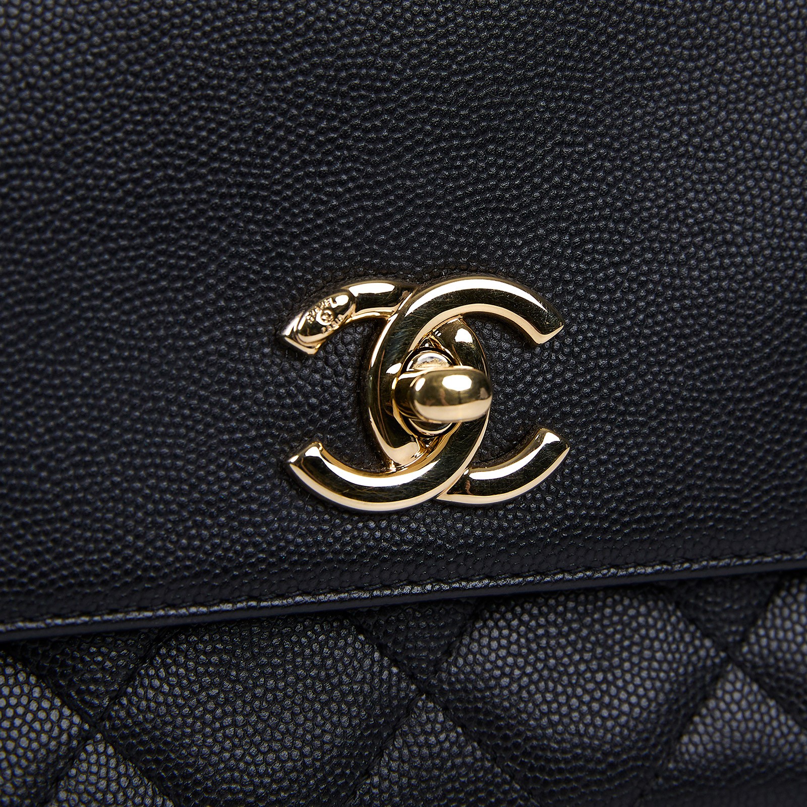 香奈兒 CHANEL 手提 口蓋包 A93607 23開黑金郵差包 防塵袋