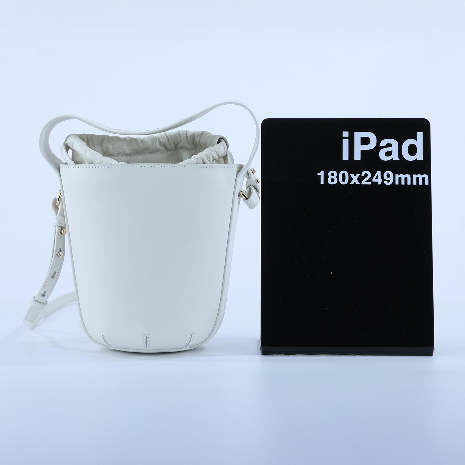 蔻依 CHLOE Sense 水桶包 CHC23SS420I60 白SENSE 防塵袋