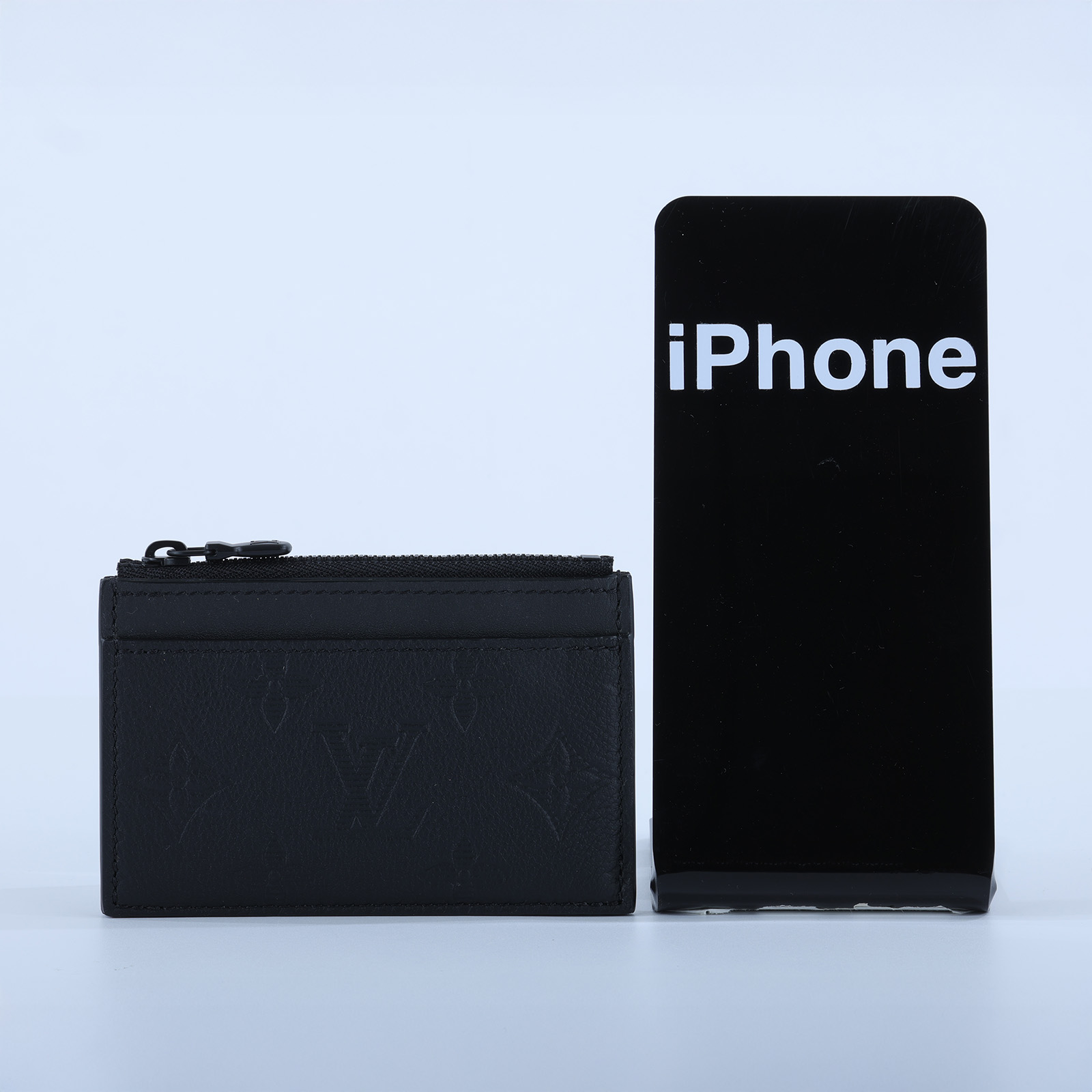 路易威登 LOUIS VUITTON 拉鍊 卡包 M82245 晶片款 黑壓紋拉鍊卡包 防塵袋/原廠盒子