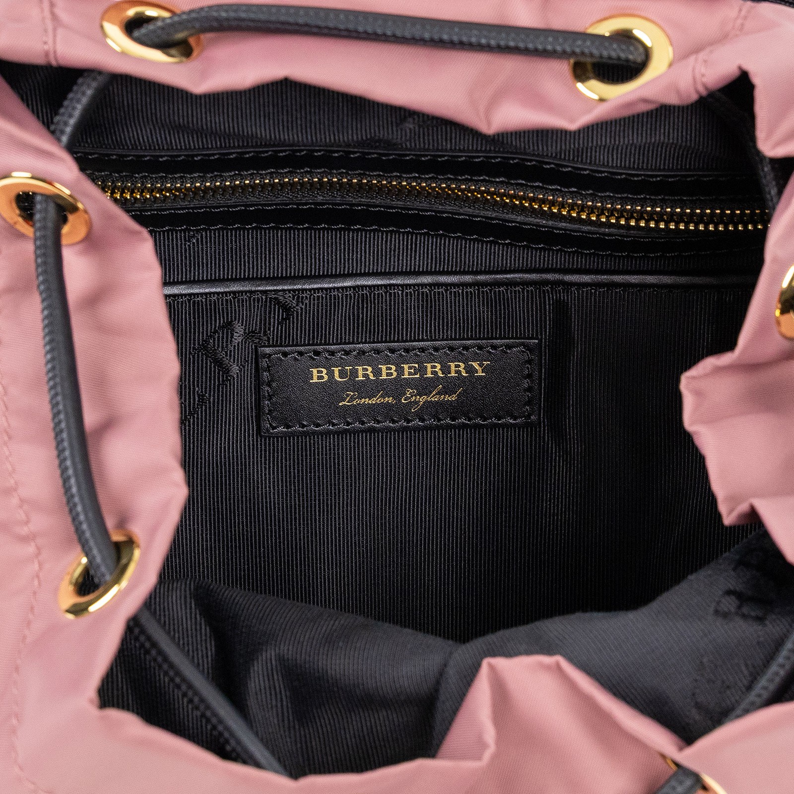 博柏利 BURBERRY The Rucksack 軍用背包  藕粉尼龍後背包 防塵袋