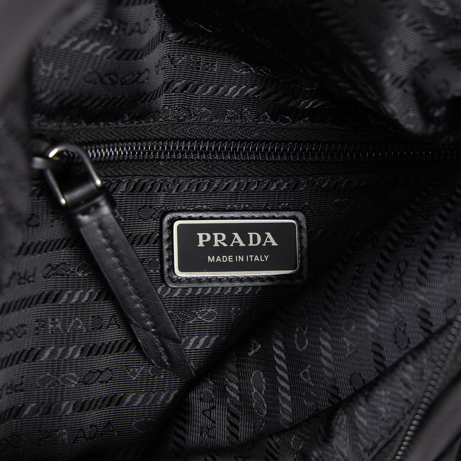 普拉達 PRADA Re-Nylon 皮革背囊 2VZ092_2DW3 黑尼龍側背腰包 防塵袋/購買證明正本