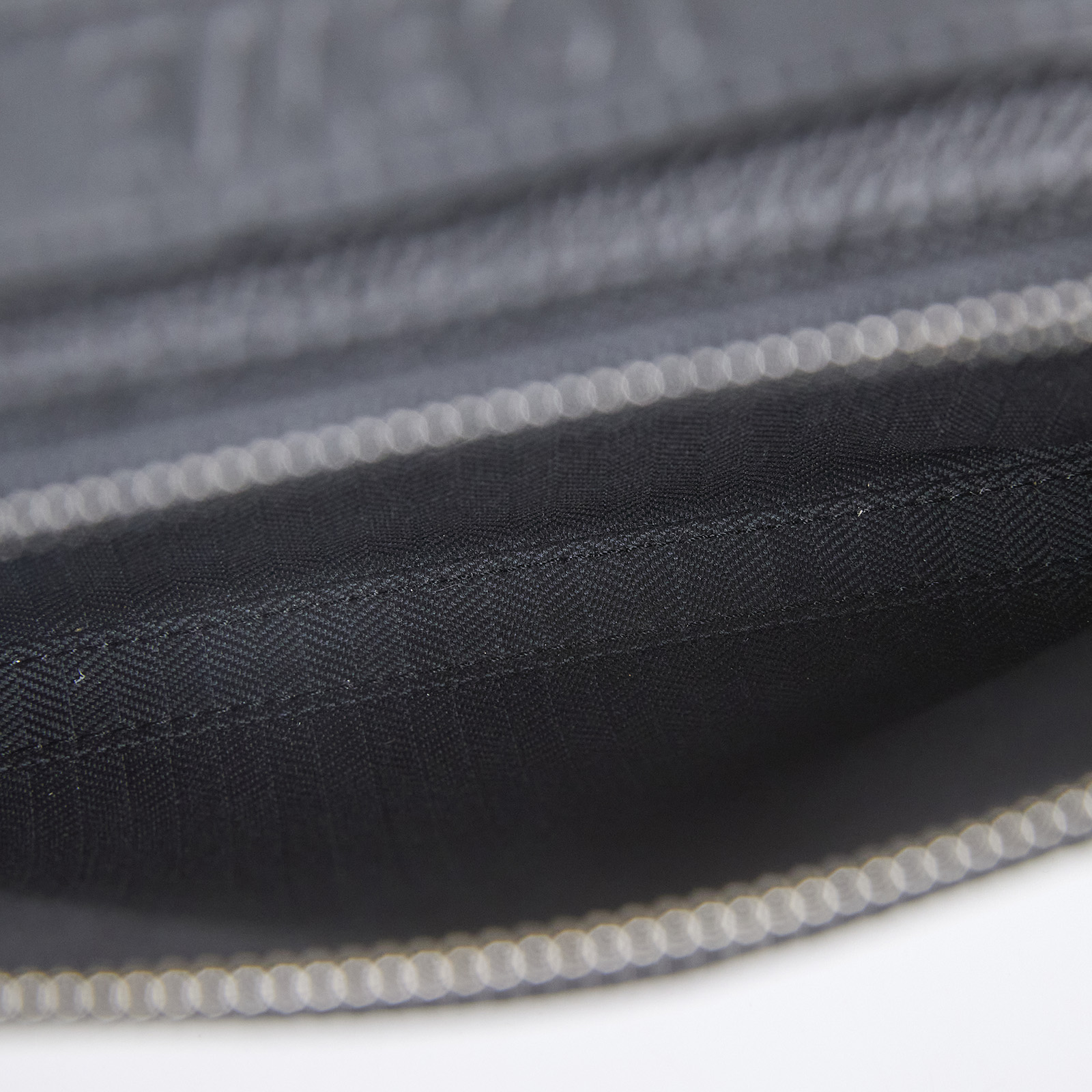 羅意威 LOEWE 迷你 斜背 相機包 C660R41X01 黑相機斜背包MINI 防塵袋/背帶