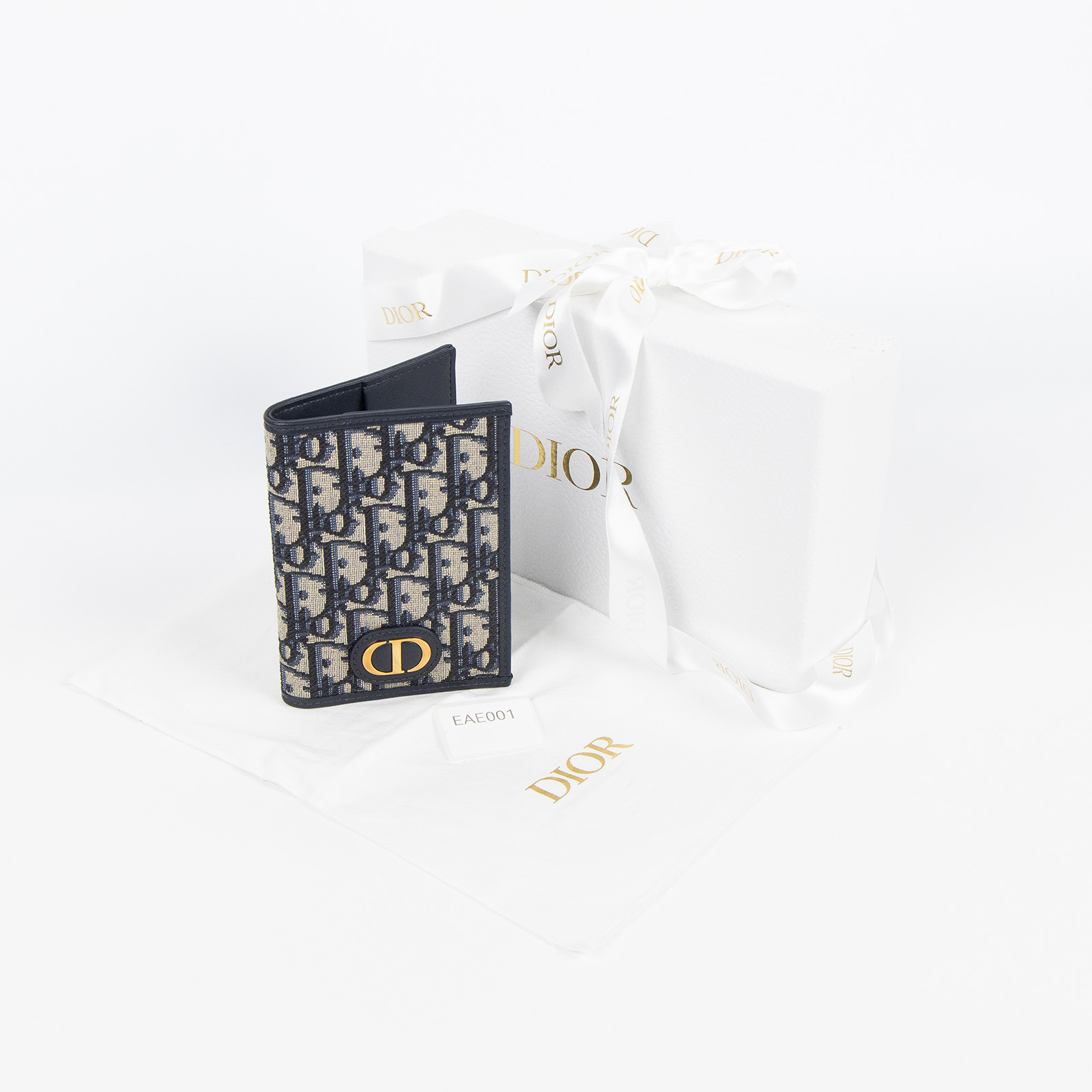 迪奧 CHRISTIAN DIOR 30 Montaigne 護照套 S2353UTZQ 藍30 MONTAIGNE護照套-1 原廠盒子/防塵袋