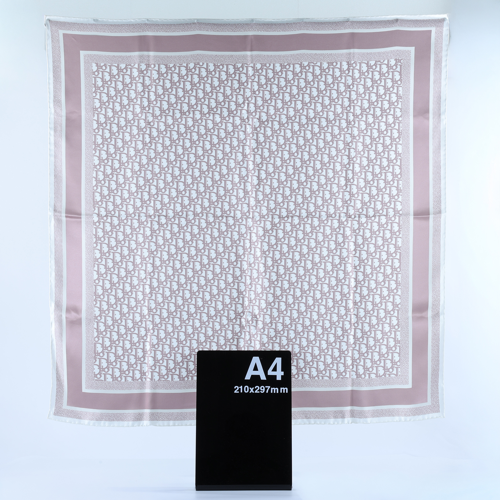 迪奧 CHRISTIAN DIOR Oblique Diortwin 90 方巾 15DOB090I600 粉灰LOGO雙面絲巾9090 原廠盒子