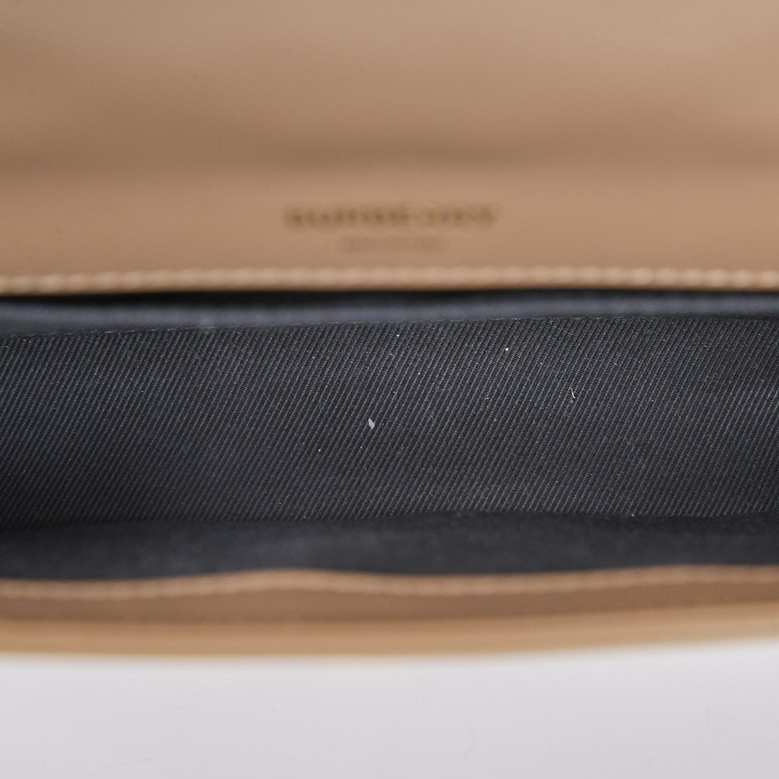 博柏利 BURBERRY Lola TB LOGO WOC 肩背包 80316171 奶茶TB LOLA包 原廠盒子/防塵袋