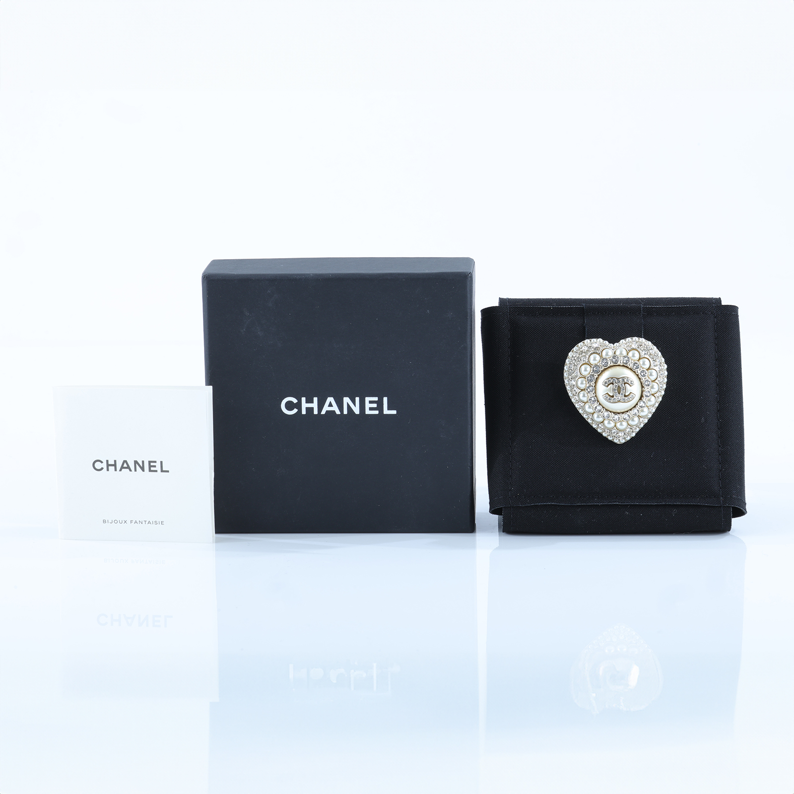 香奈兒 CHANEL CC 珍珠 胸針 L22B 愛心珍珠胸針 原廠盒子/防塵袋