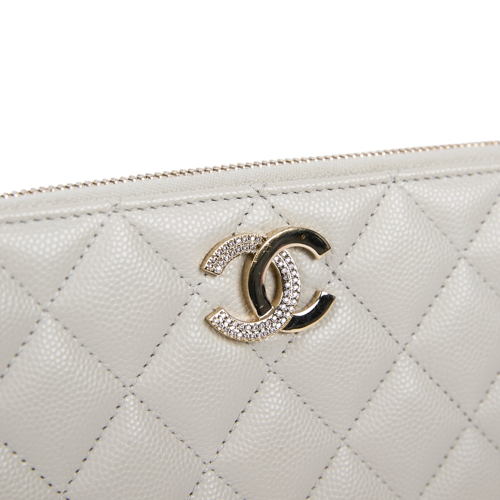 香奈兒 CHANEL CC LOGO 經典拉鍊長夾 粒紋小牛皮 AP0242 晶片款 灰荔枝拉鍊長夾 原廠盒子/防塵袋