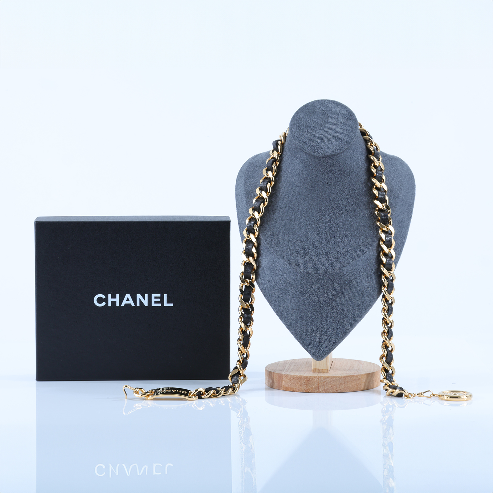 香奈兒 CHANEL CC 腰鍊  黑金31圓牌皮穿鍊腰鍊 原廠盒子