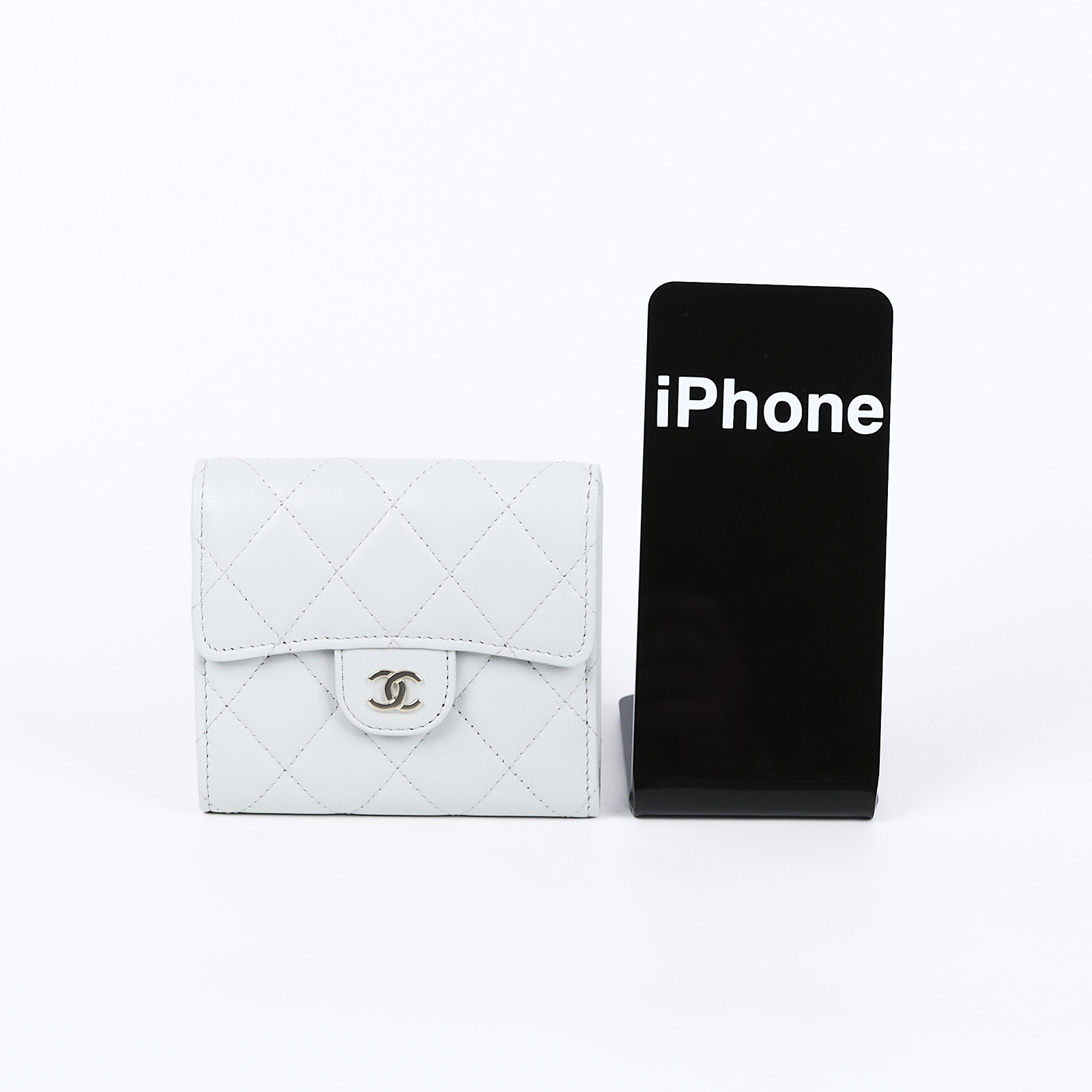 香奈兒 CHANEL 經典 小型 口蓋 皮夾 短夾  AP0231 晶片款 淺灰淡金羊三折短夾 原廠盒子/防塵袋