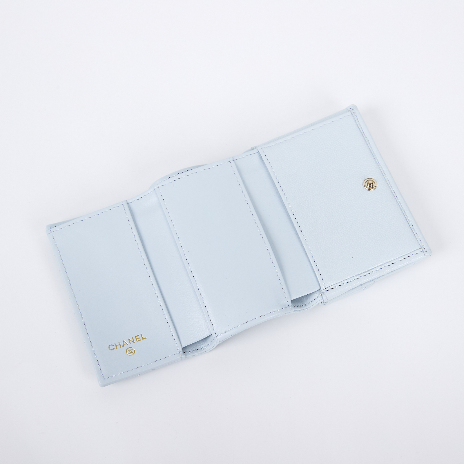 香奈兒 CHANEL 錢包 短夾 AP0230 B10583 晶片款 淺藍金荔枝三折短夾 原廠盒子/防塵袋/購買證明正本