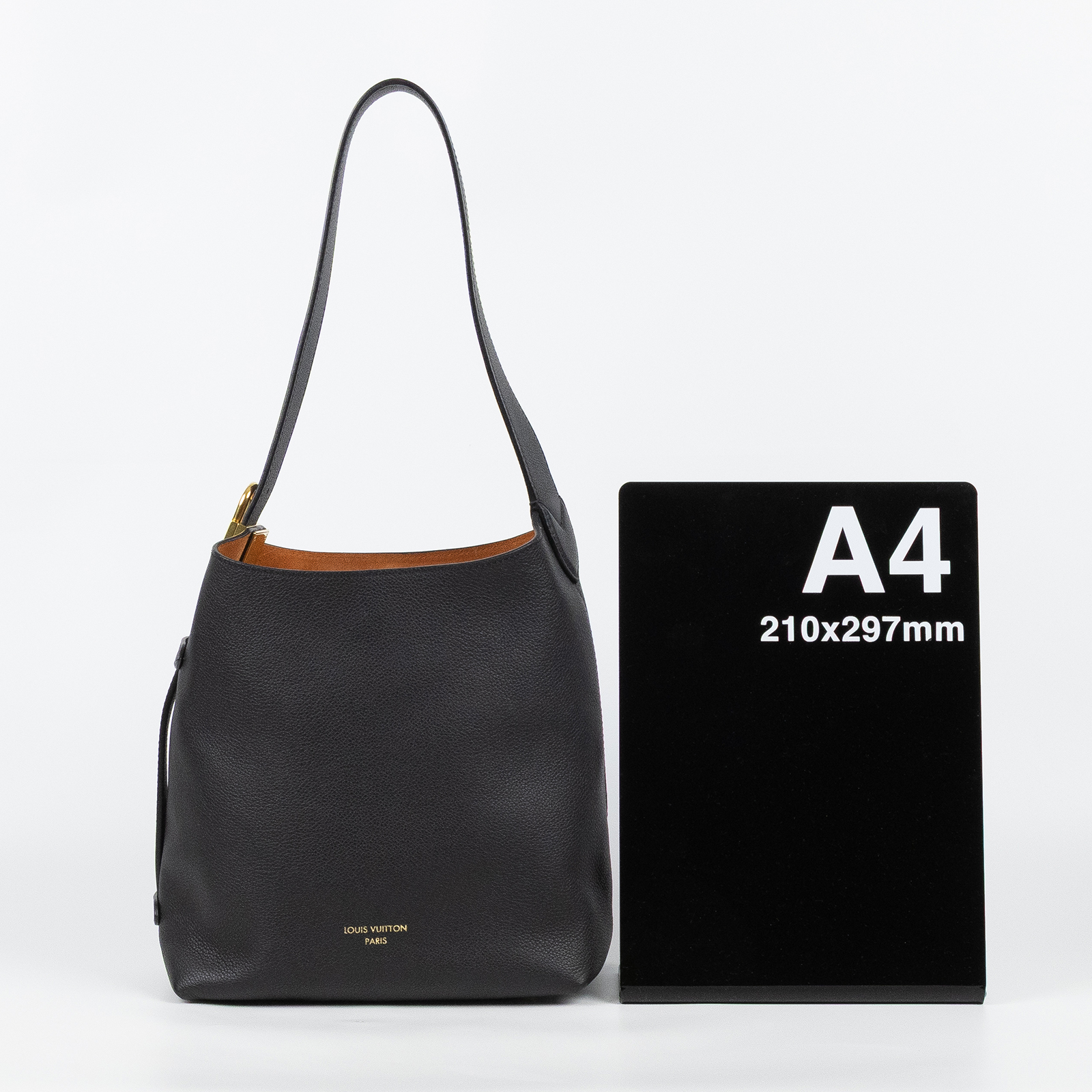 路易威登 LOUIS VUITTON Low Key Hobo MM 肩背包 斜背包 M24856 晶片款 黑金Low Key Hobo MM 防塵袋/內袋