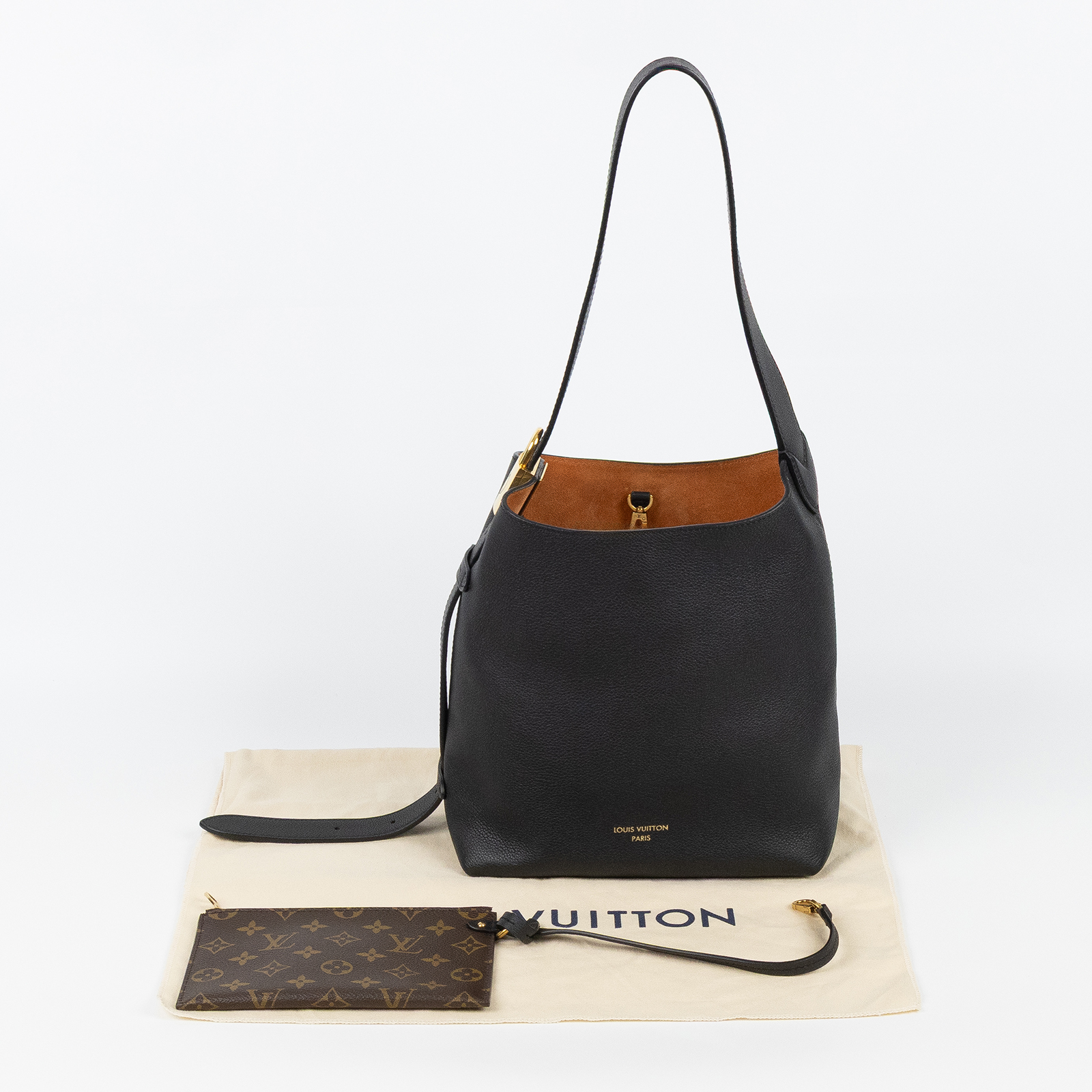 路易威登 LOUIS VUITTON Low Key Hobo MM 肩背包 斜背包 M24856 晶片款 黑金Low Key Hobo MM 防塵袋/內袋