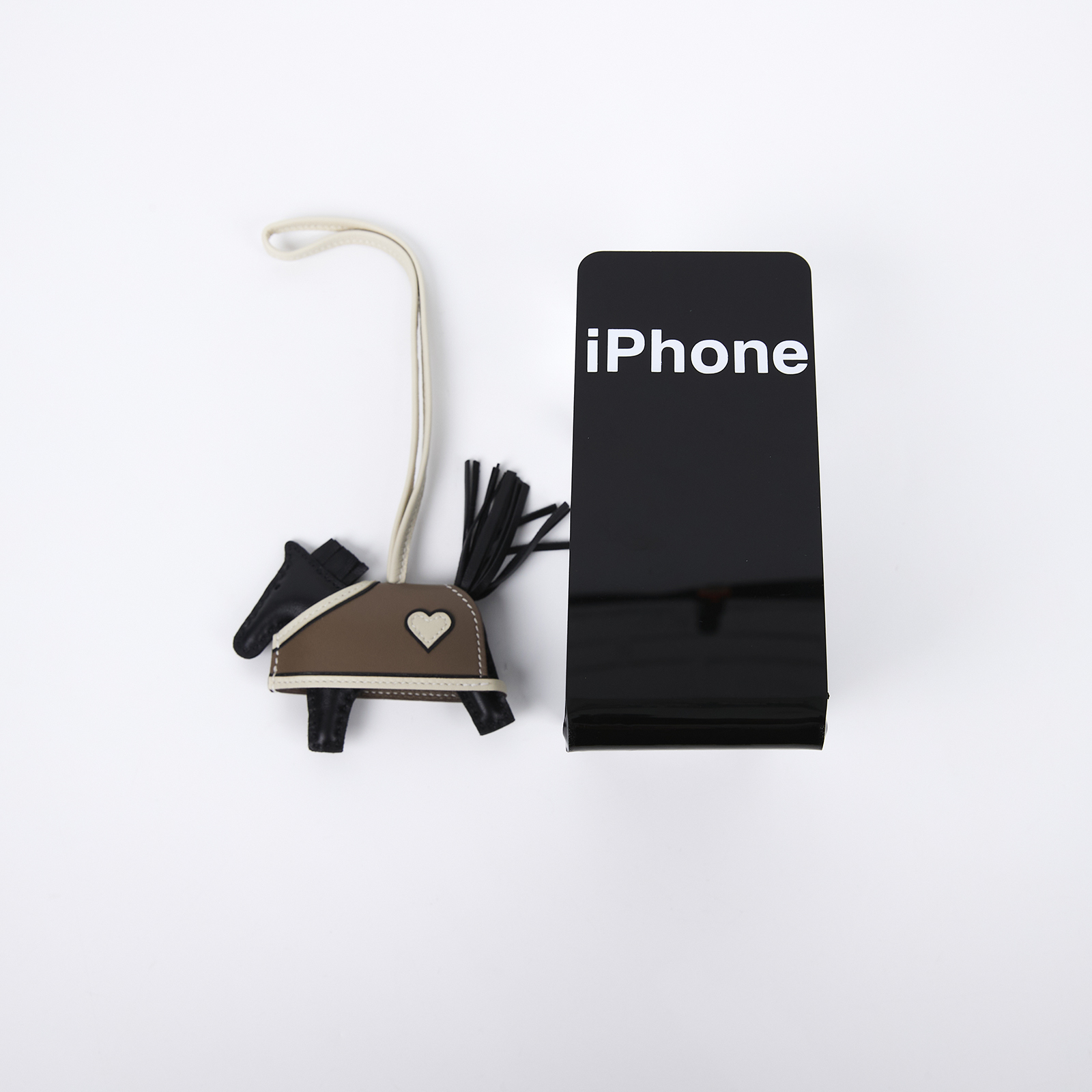 愛馬仕 Hermes Rodeo Robeo Coeur PM 飛馬 吊飾 黑色 奶昔白 大象灰 H086714CAAD K AM 004 UH  無附屬品