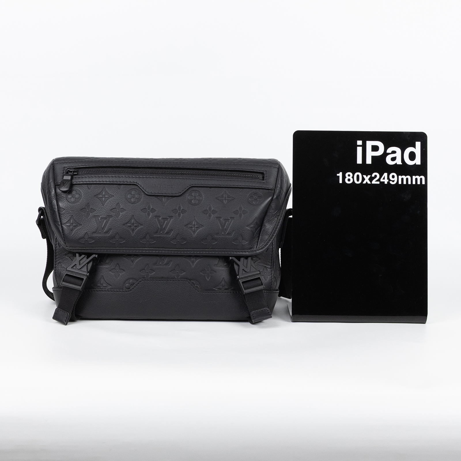 路易威登 LOUIS VUITTON Messenger Voyager PM 肩背 郵差包 黑色 M25121 晶片款  無附屬品