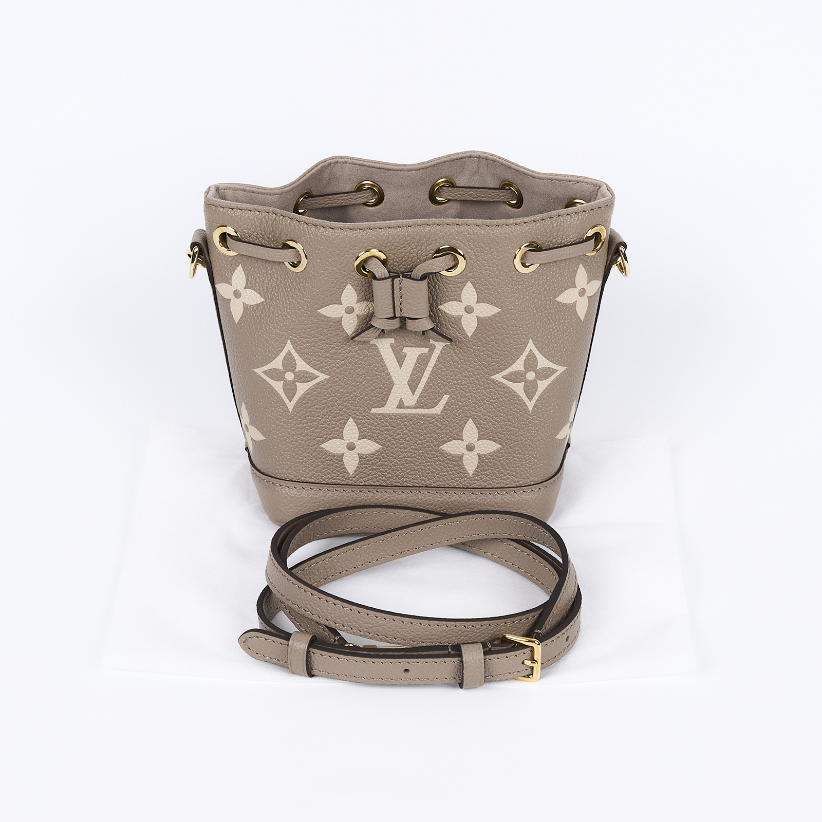 路易威登 LOUIS VUITTON Nano Noé 束口水桶包 Tourterelle 灰色 Cream色 M46291 晶片款  背帶