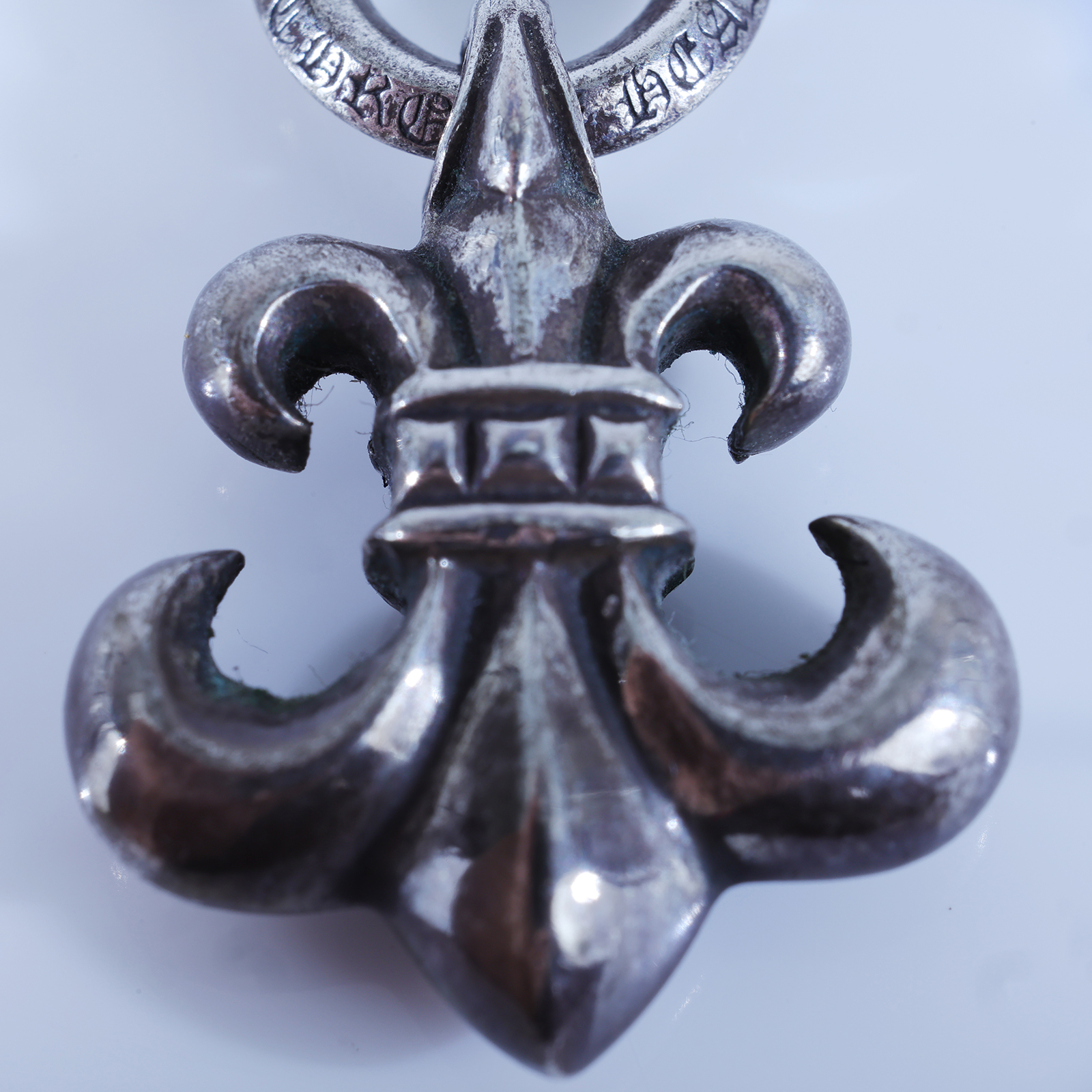 克羅心 CHROME HEARTS CHARM BS FLEUR 鳶尾花吊墜  鳶尾花吊墜 防塵袋/購買證明影本