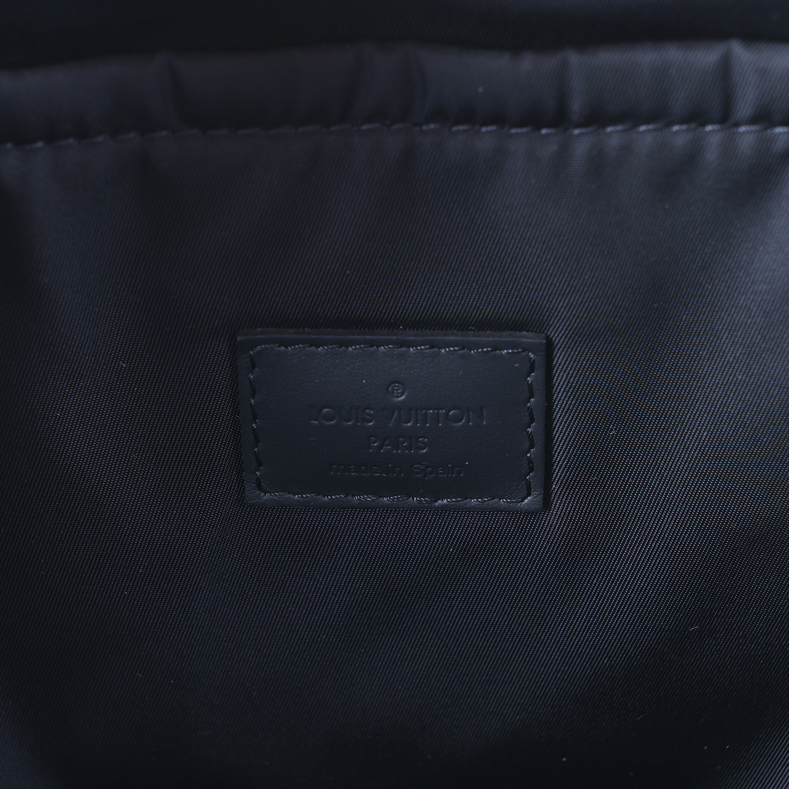 路易威登 LOUIS VUITTON Comet 後背包 雙肩包 M22488 晶片款 黑底彩虹LOGO後背包 防塵袋(RFID消磁)