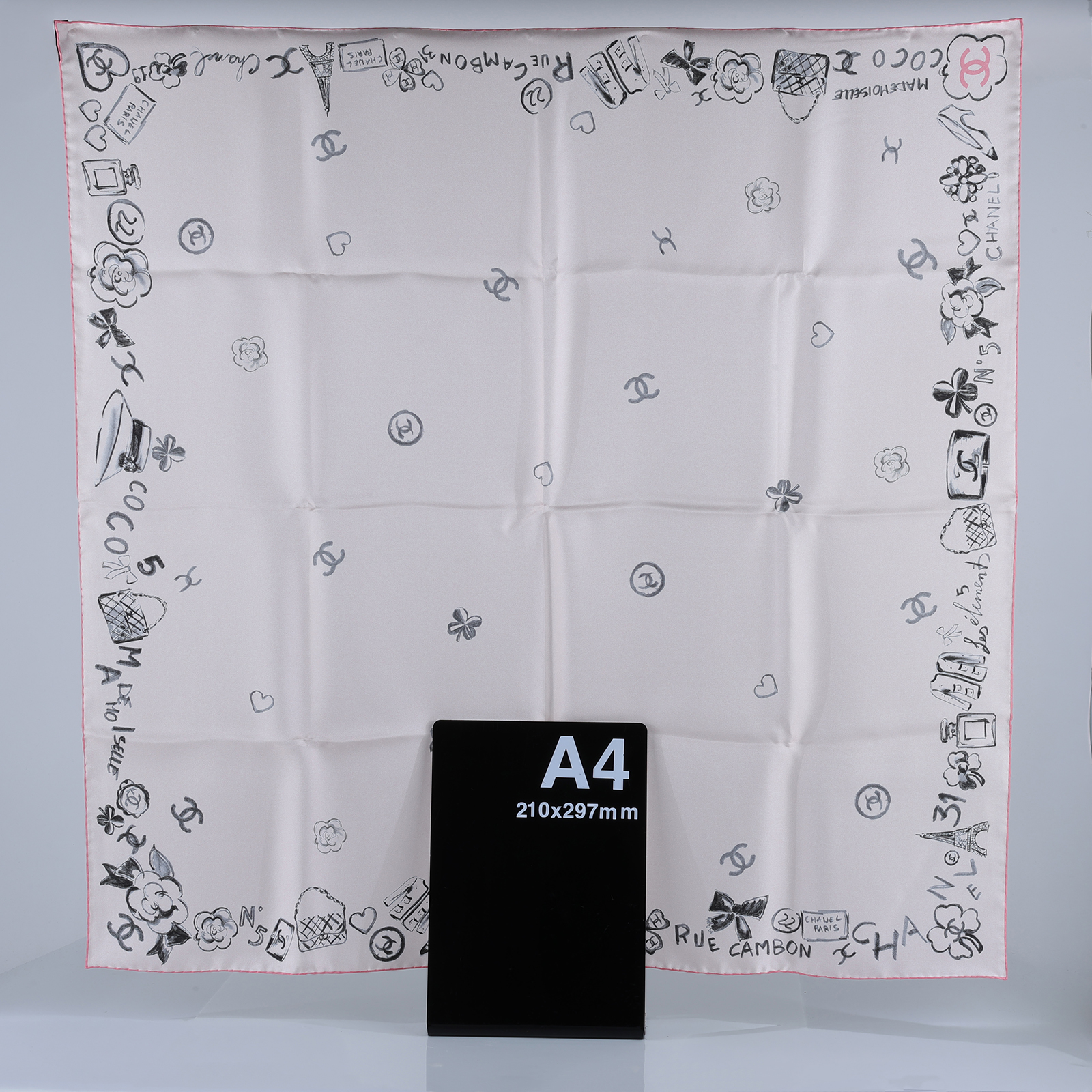 香奈兒 CHANEL CC LOGO 絲巾  粉手繪愛心絲巾90X90 原廠盒子