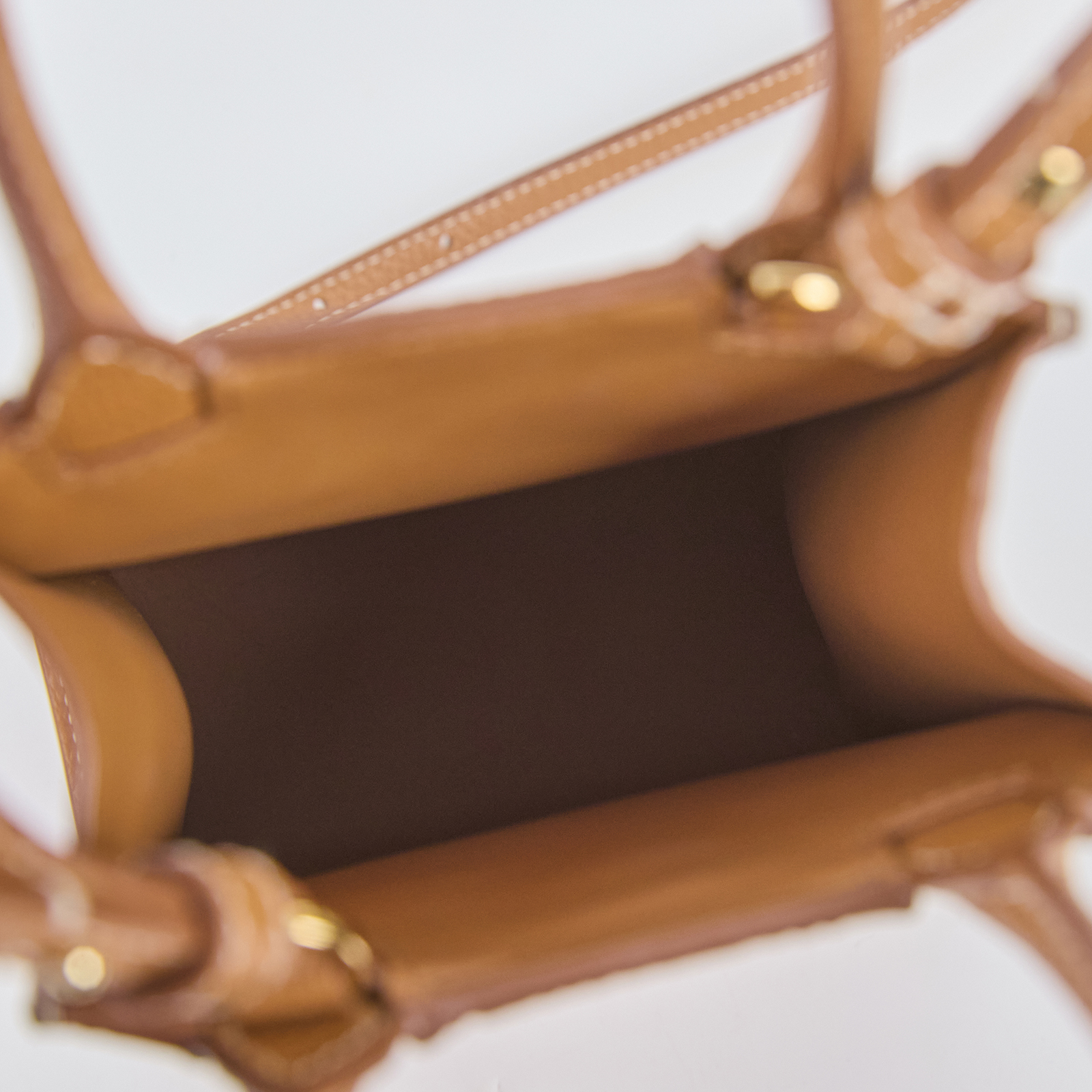 博柏利 BURBERRY TB Bag 微型 手提包  泰奶TB LOGO迷你小斜背包 無附屬品