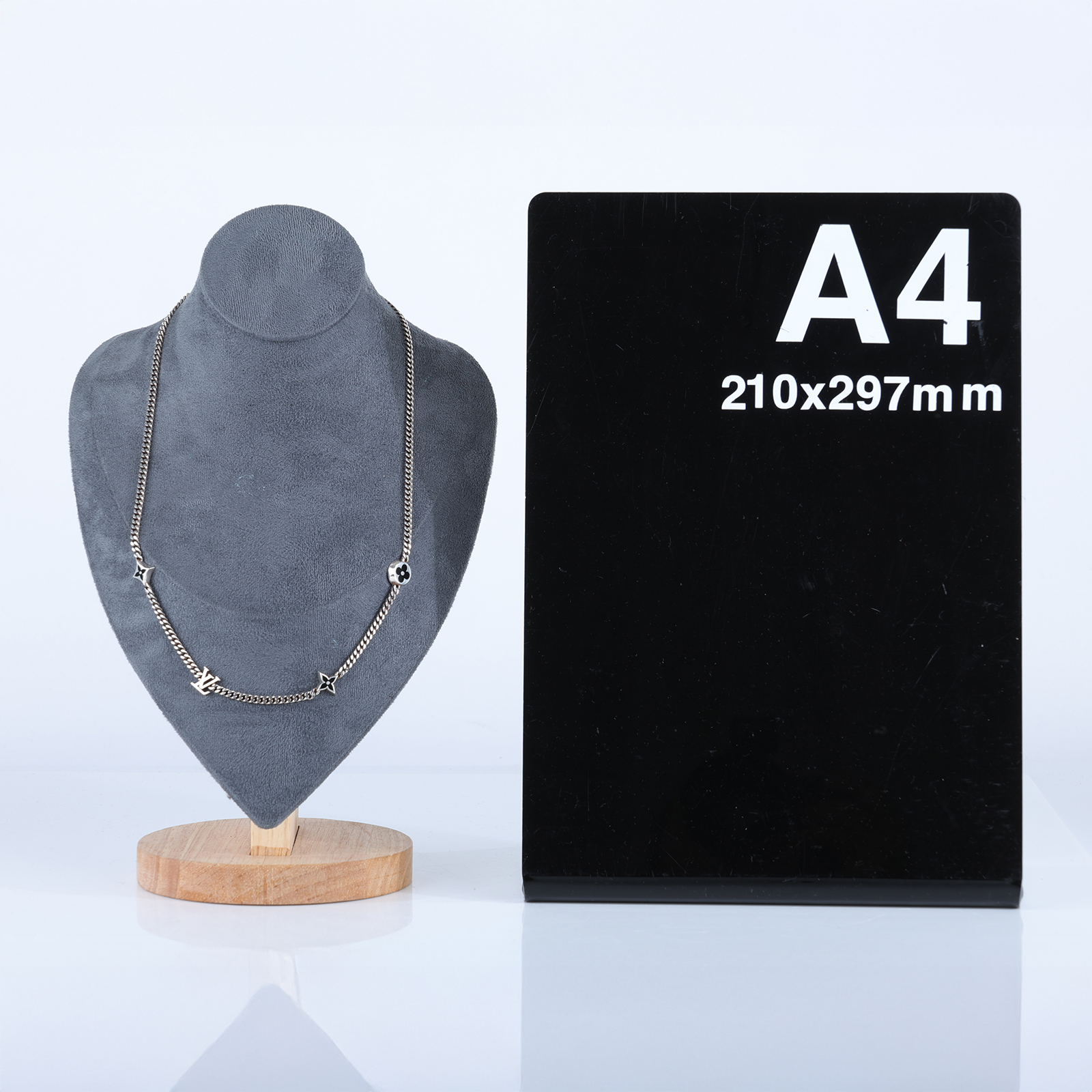 路易威登 LOUIS VUITTON LV Spike 吊飾 項鍊  M01717 SPIKE吊飾項鍊 防塵袋/原廠盒子/購買證明正本