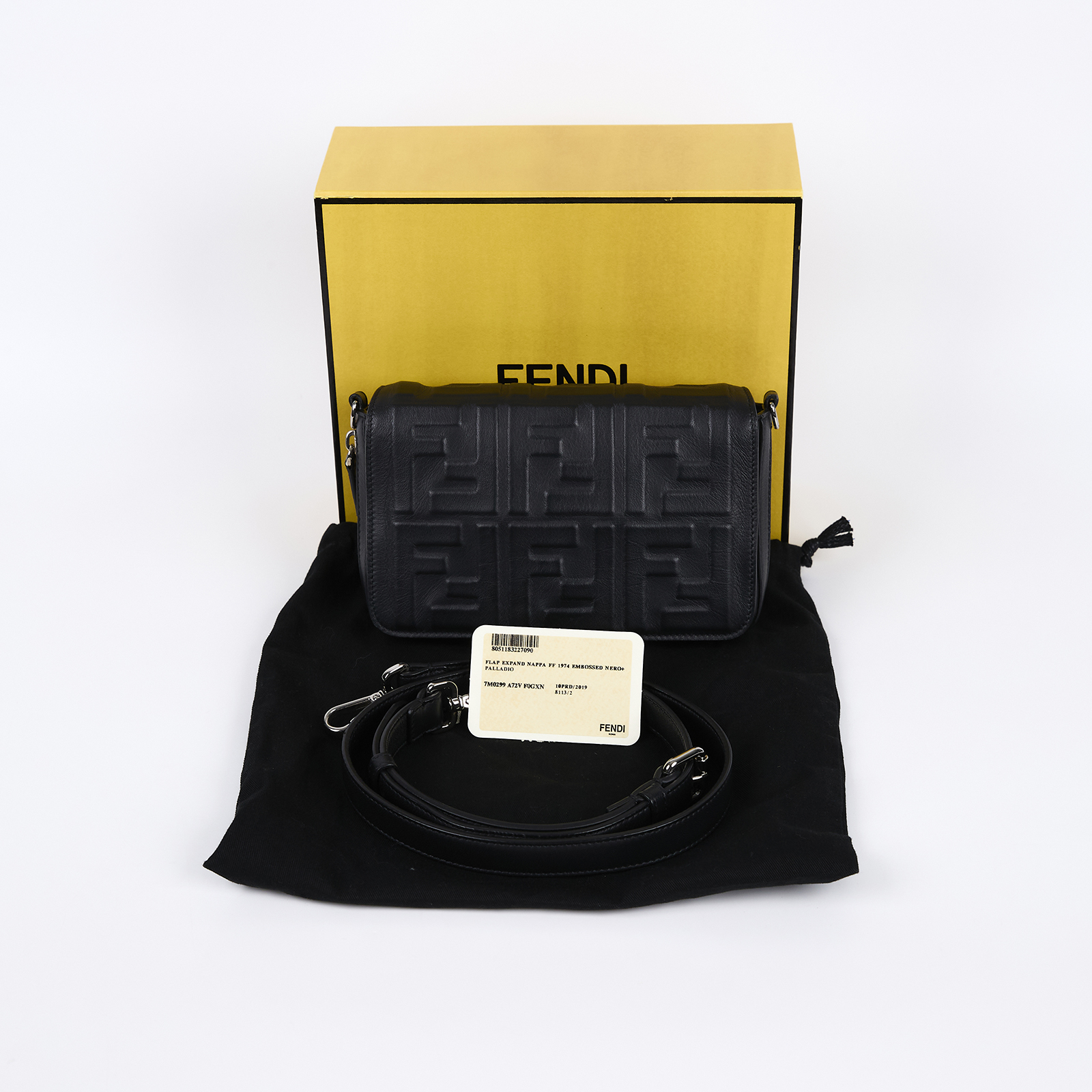 芬迪 FENDI 斜背包 相機包 7M0299A72V 黑FF壓紋ZUCCA斜背包 原廠盒子/防塵袋/背帶