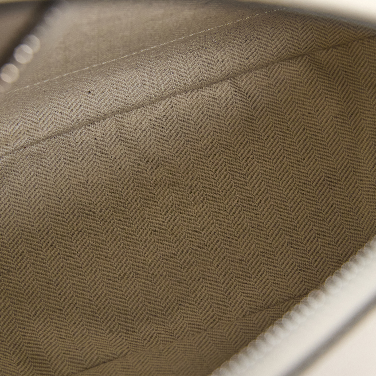 羅意威 LOEWE Puzzle Edge 包款 經典小牛皮 小型 A510P60XAC 米白PUZZLE SMALL 原廠盒子/防塵袋/背帶/購買證明正本