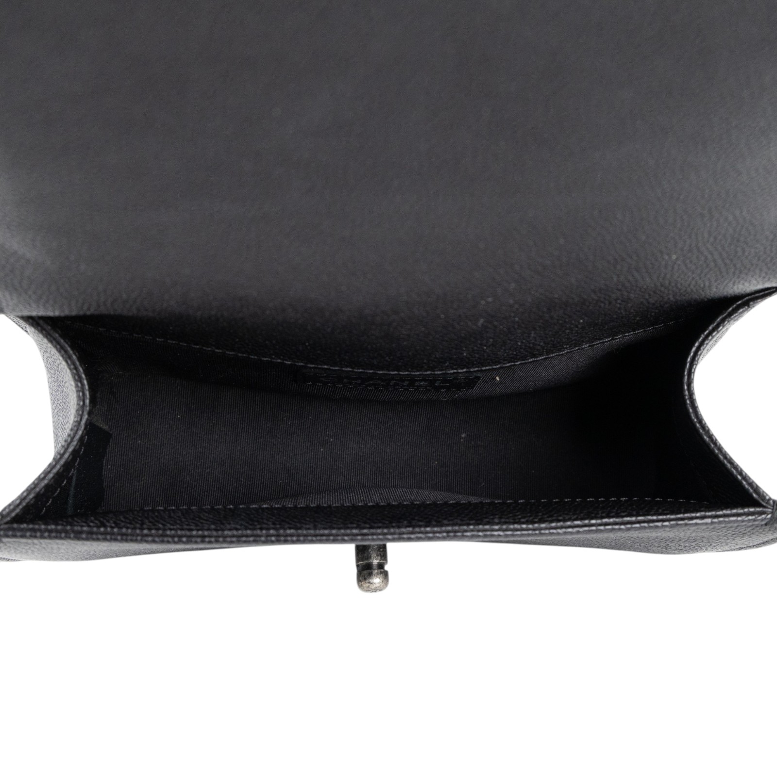 香奈兒 CHANEL Boy 20 小型 口蓋包 A67085 Y07352 23開黑荔枝皮復古銀BOY20 原廠盒子/防塵袋/保證卡/購買證明影本