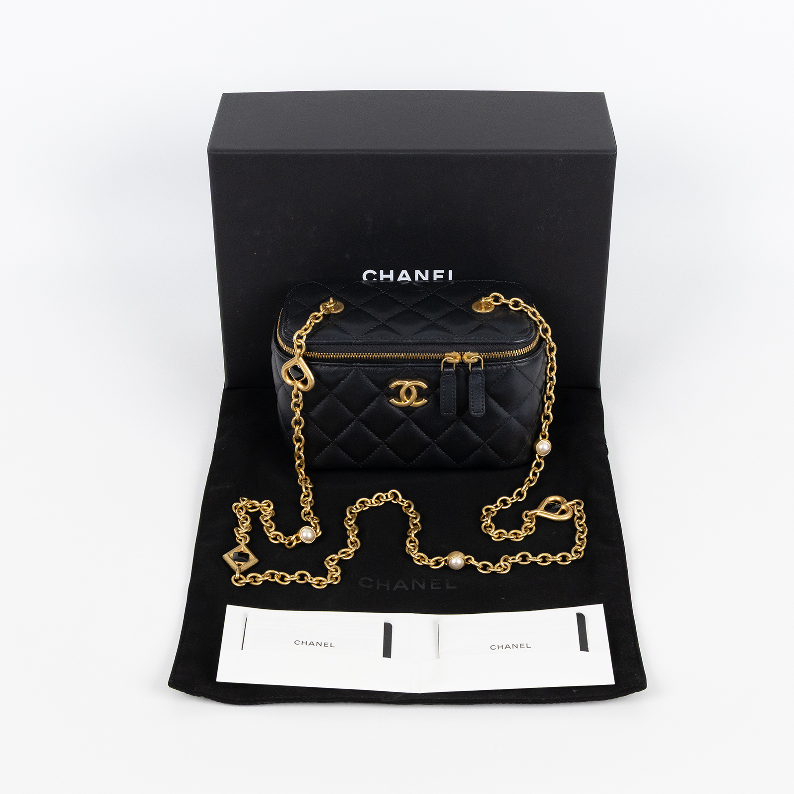 香奈兒 CHANEL CC LOGO 化妝盒 化妝箱 斜背包 Vanity Case AP3258 晶片款 黑金羊黑桃愛心珍珠鏈VANITY CASE 防塵袋/原廠盒子