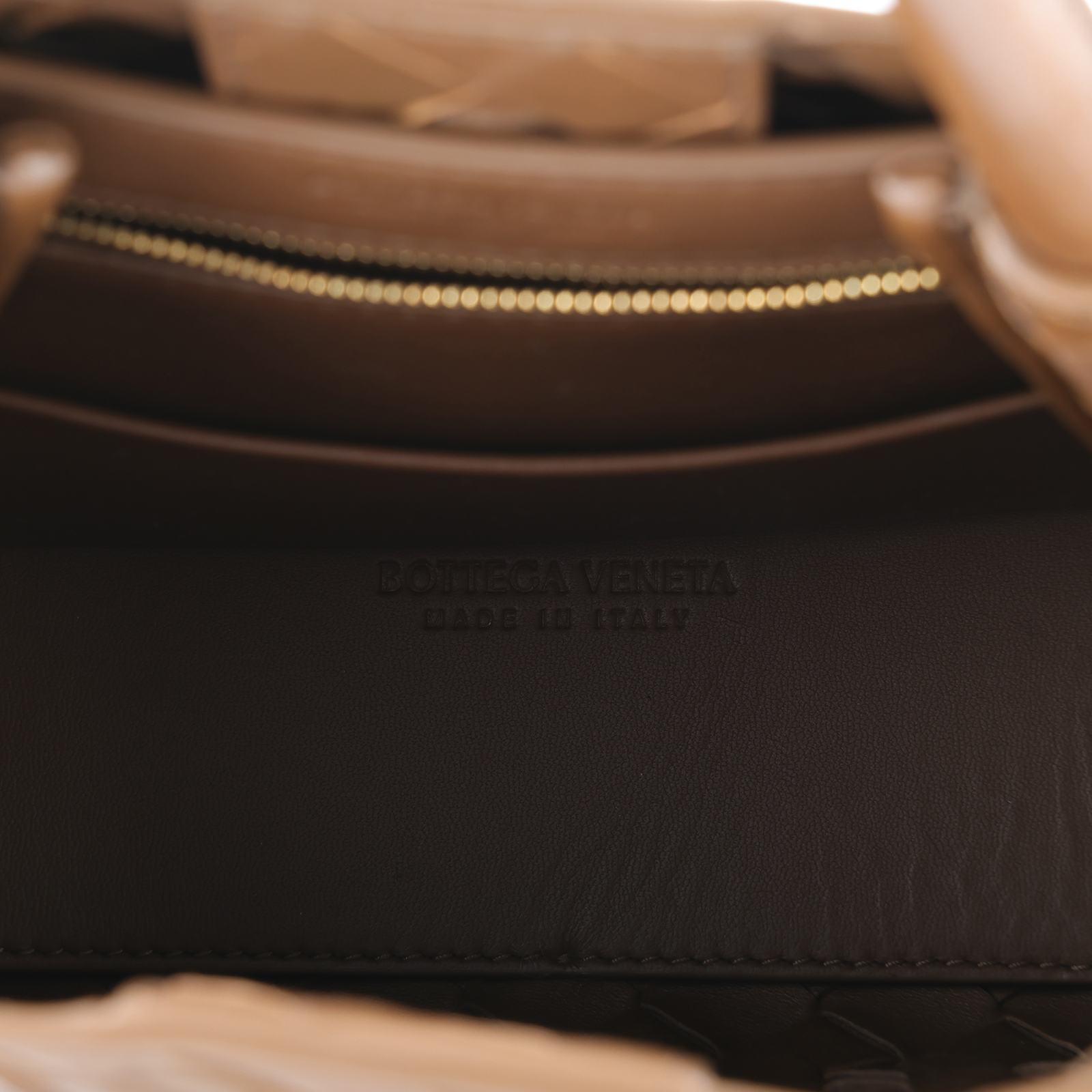 寶緹嘉 BOTTEGA VENETA Small Andiamo With Chain 小型 鍊條 手提 斜背包 766014VCPP1 晶片款  防塵袋