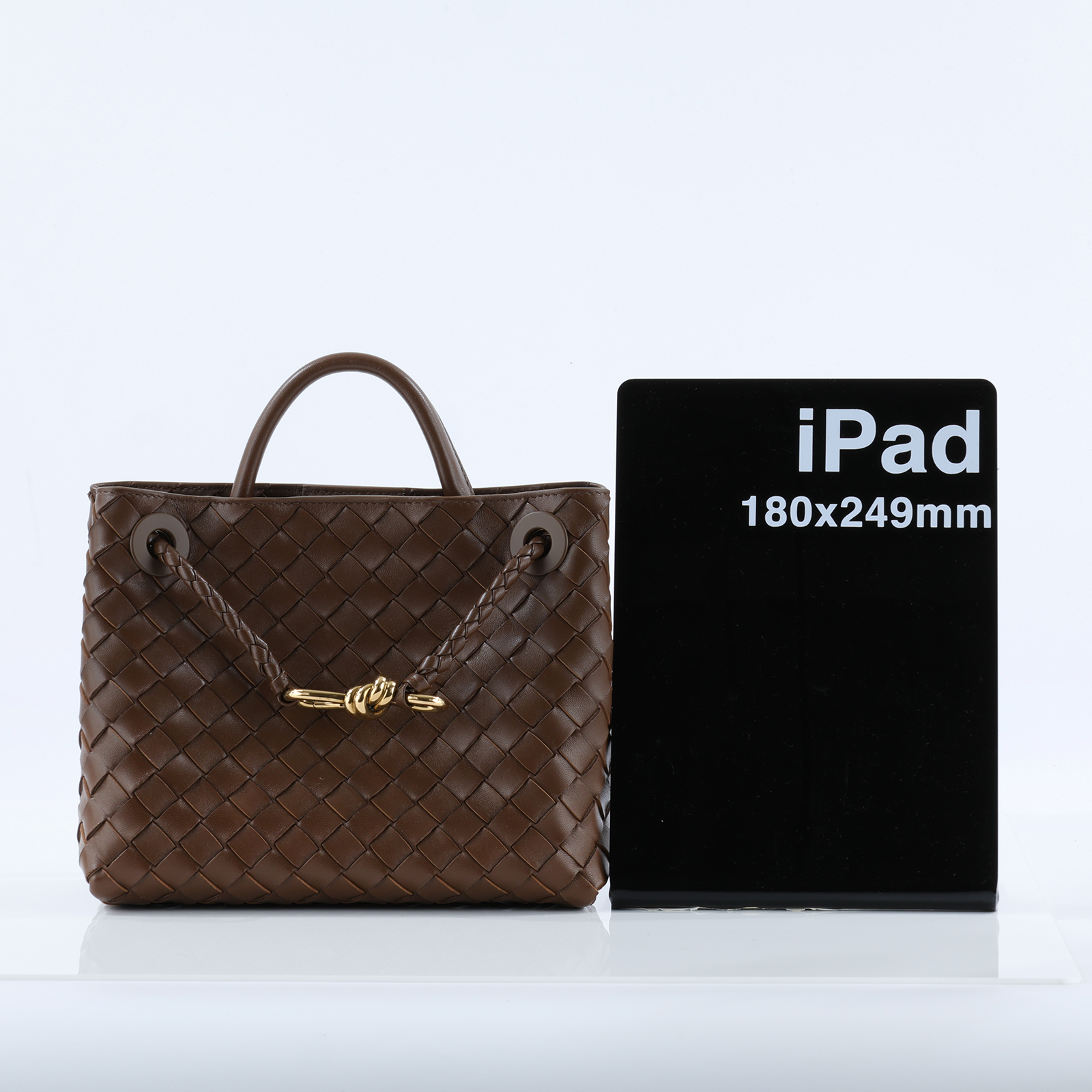 寶緹嘉 BOTTEGA VENETA Small Andiamo With Chain 小型 鍊條 手提 斜背包 766014VCPP1 晶片款  防塵袋