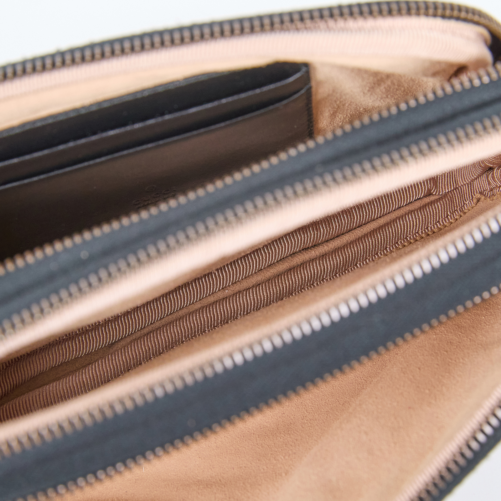 古馳 GUCCI GG Marmont 肩背包 斜背包 546581 DTDCT 黑金MARMONT CHAINE鍊條包 防塵袋