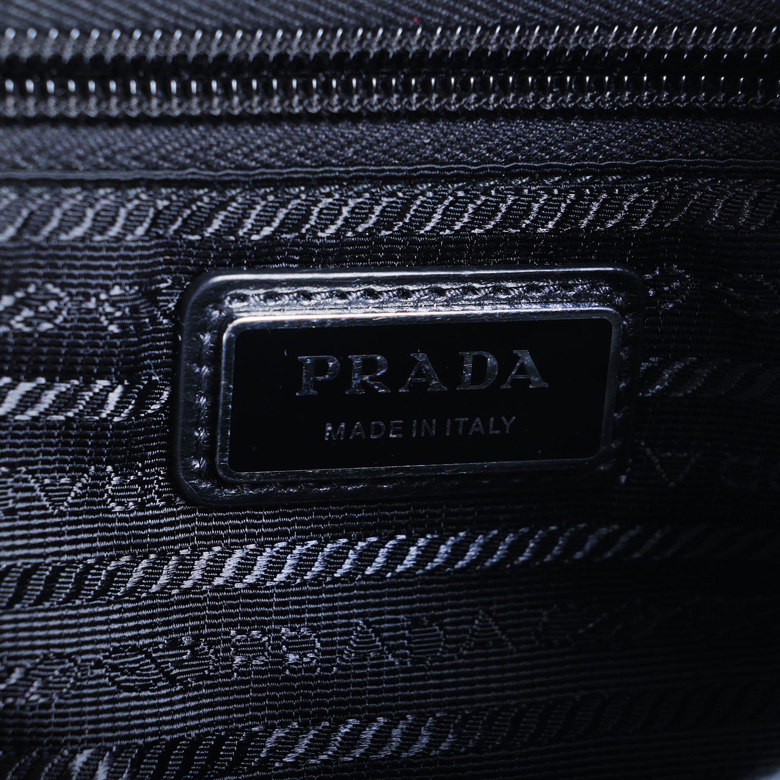 普拉達 PRADA Re-Nylon 皮革背囊 2VZ092_2DW3 黑Re-Nylon 尼龍斜挎包 無附屬品